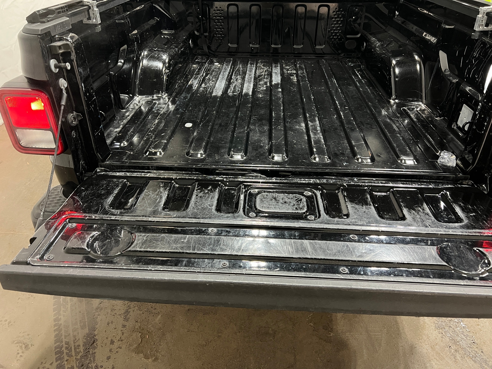 Thumbnail: 2022 Jeep Gladiator - 7