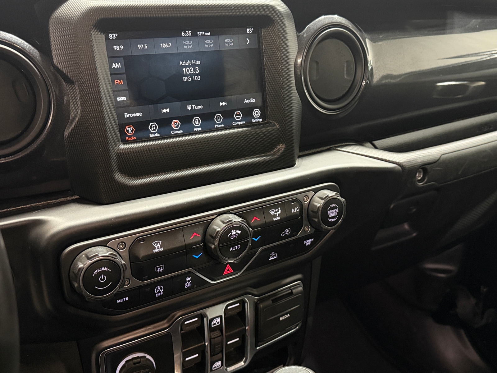 Thumbnail: 2022 Jeep Gladiator - 4