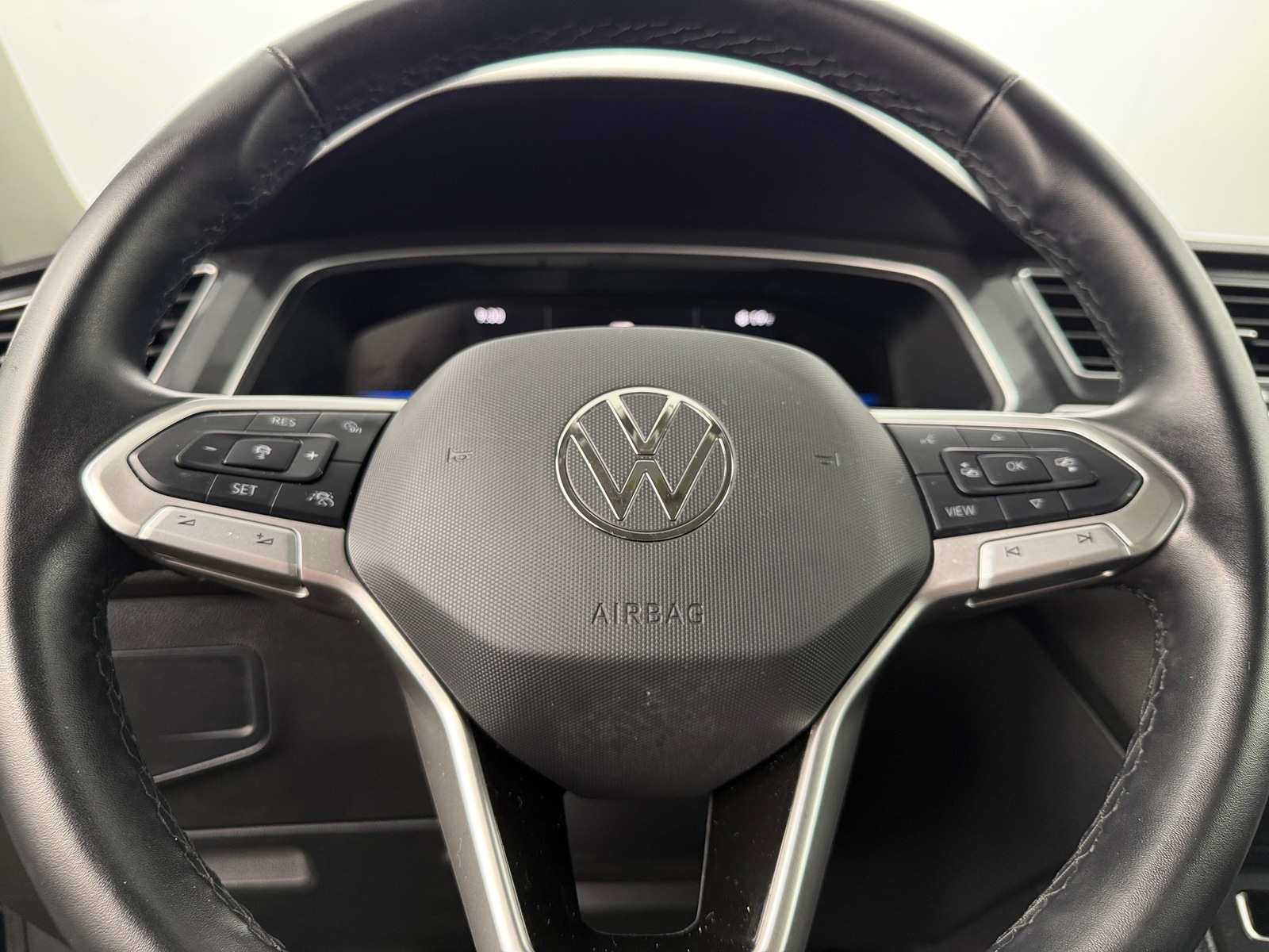 Thumbnail: 2024 Volkswagen Tiguan - 4