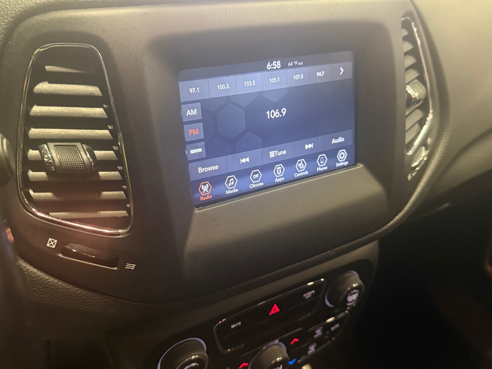 Thumbnail: 2020 Jeep Compass - 4