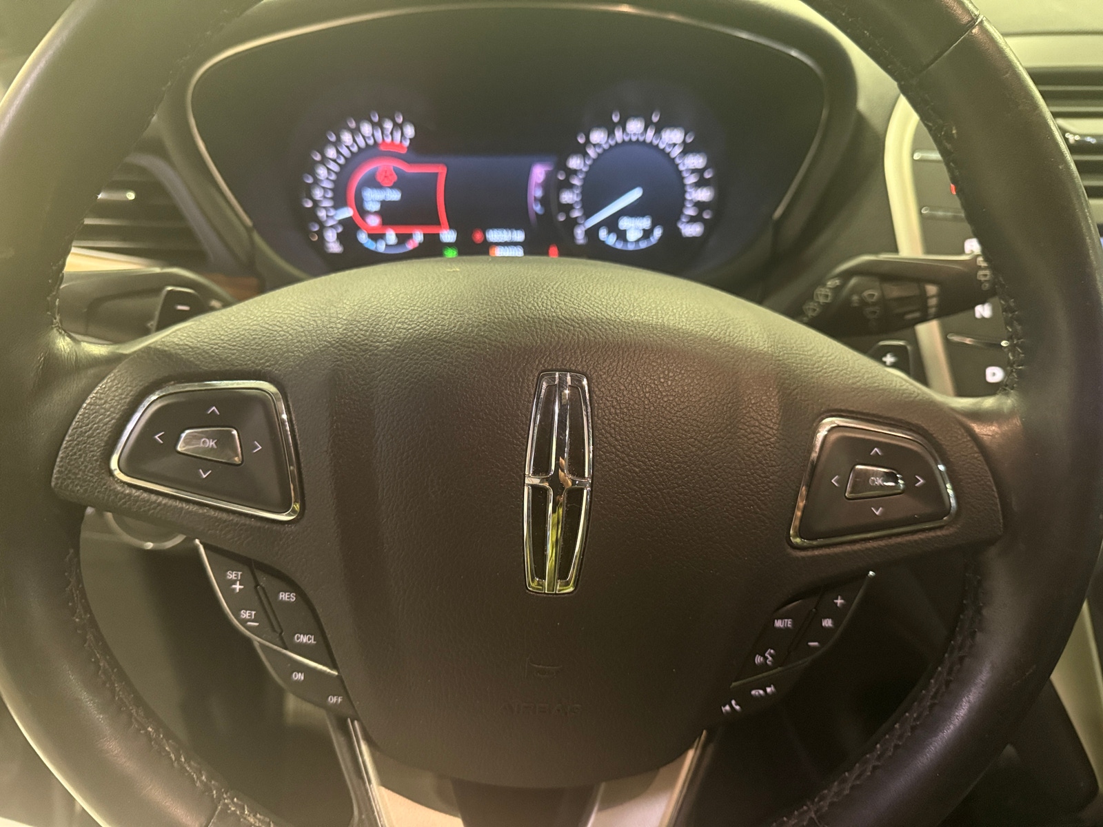 Thumbnail: 2015 Lincoln MKC - 4