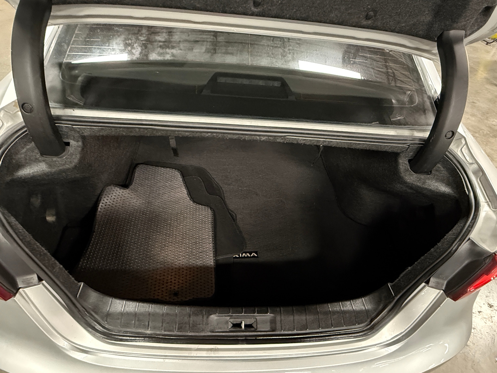 Thumbnail: 2017 Nissan Maxima - 6