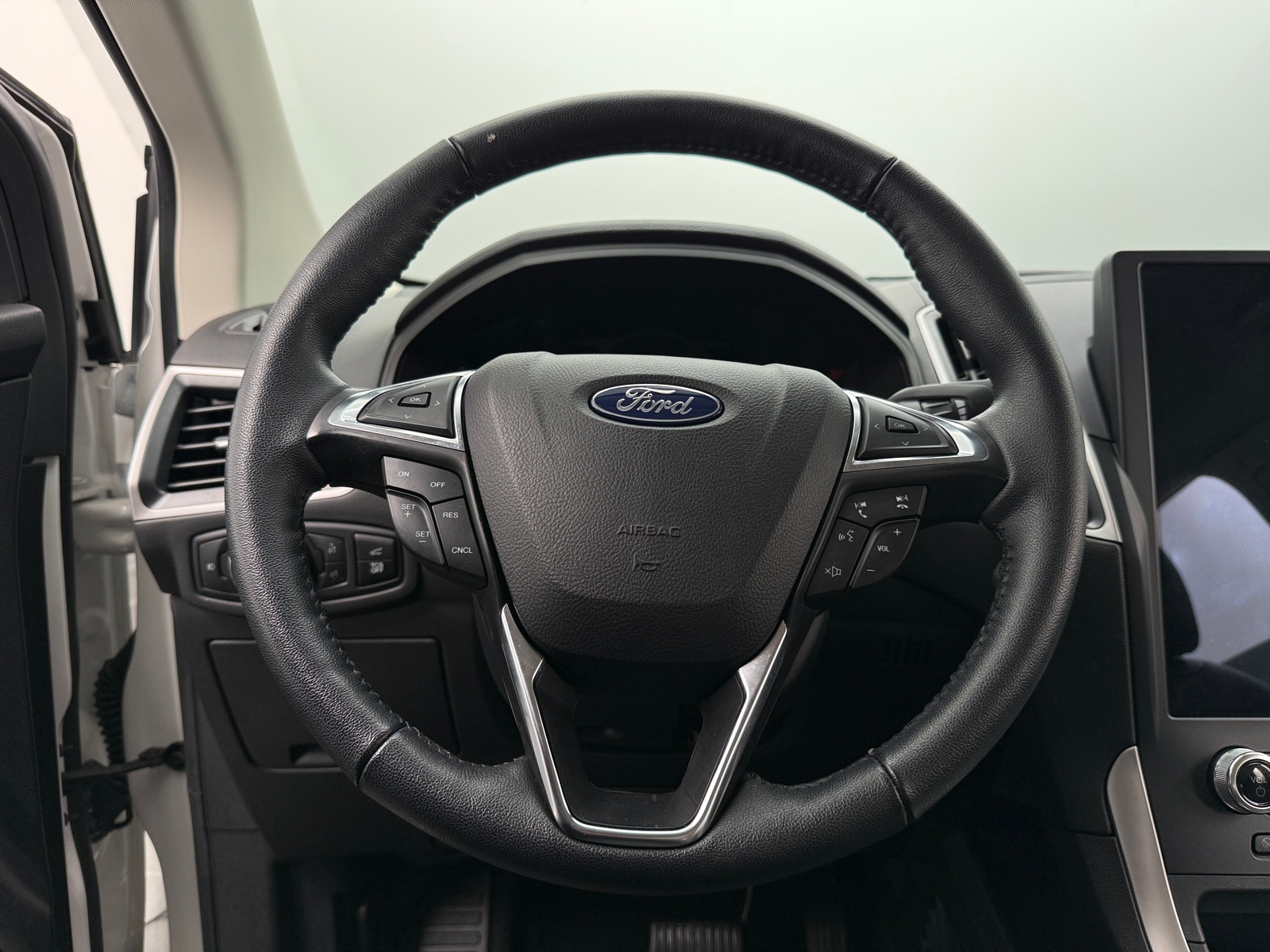 Thumbnail: 2024 Ford Edge - 4