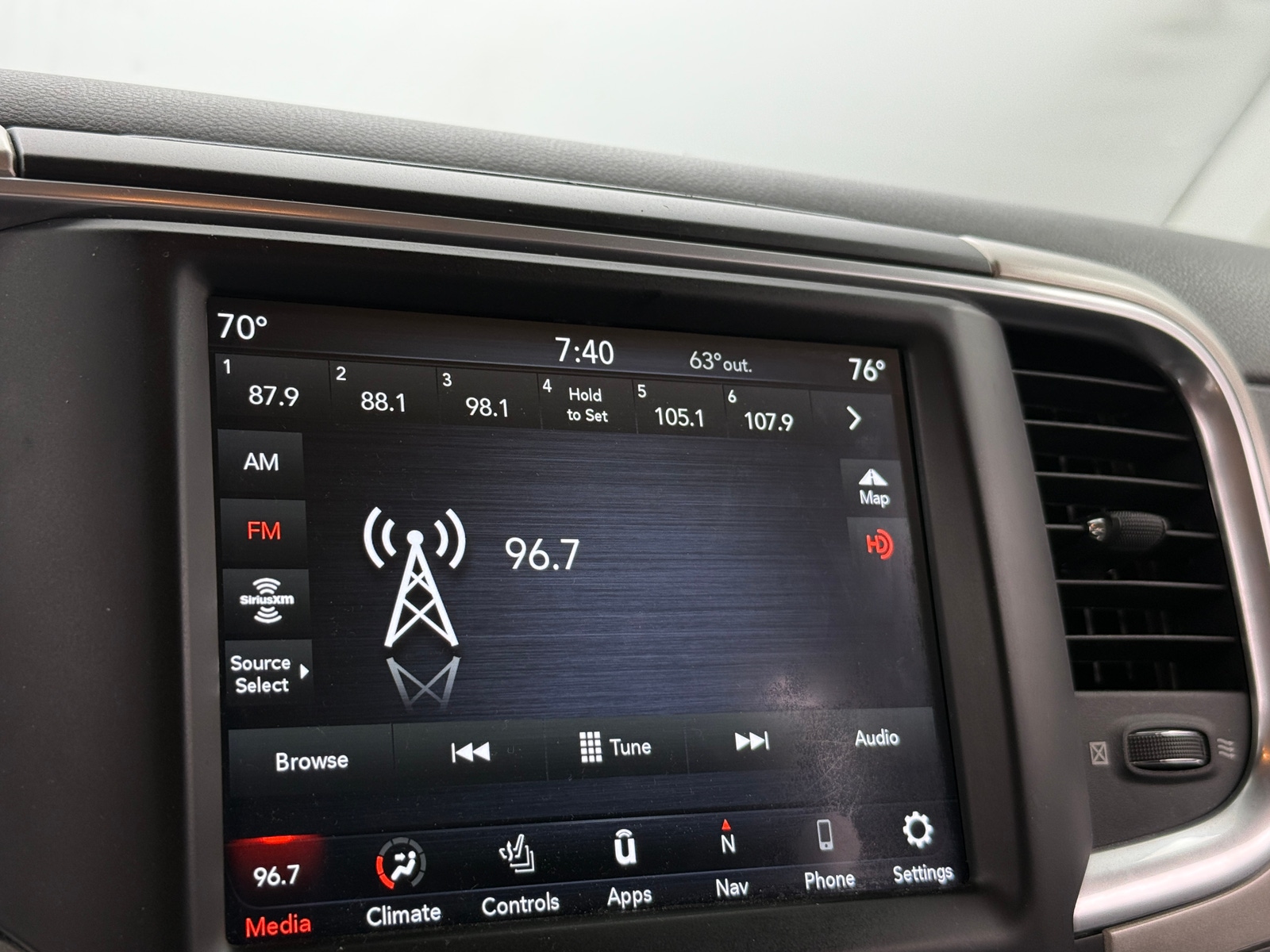 Thumbnail: 2020 RAM 1500 Classic - 4