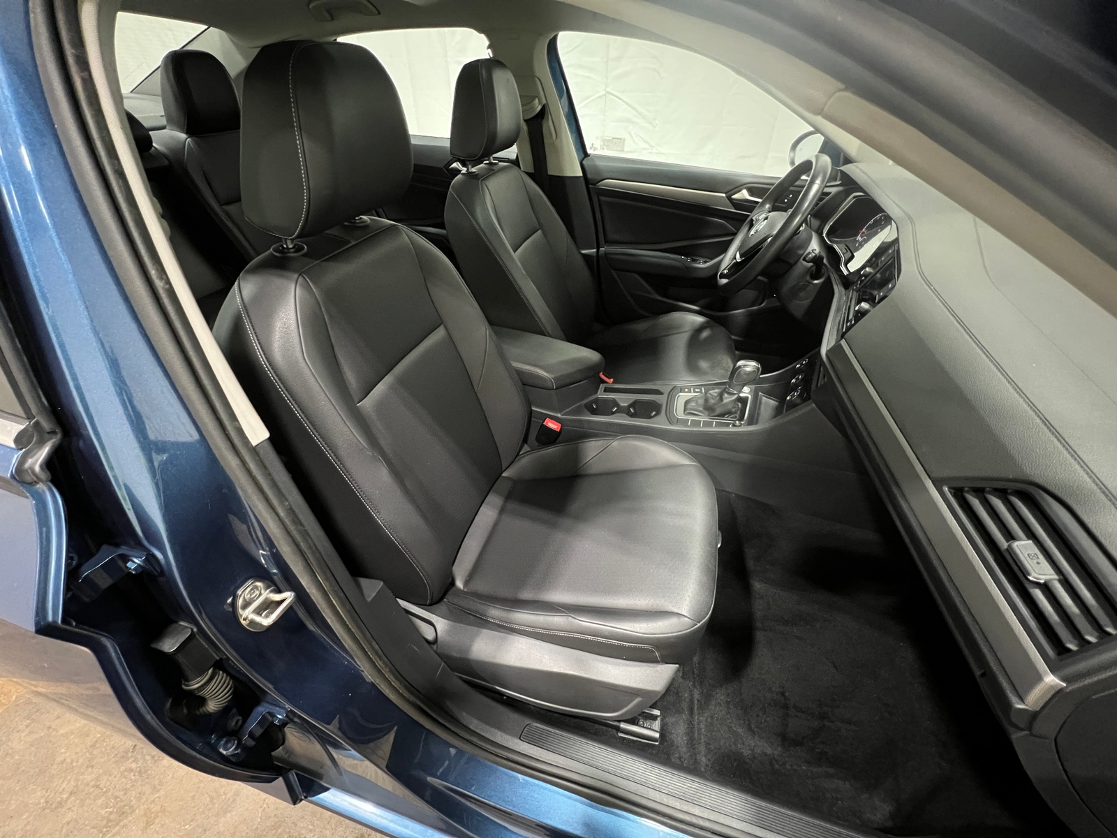 Thumbnail: 2019 Volkswagen Jetta - 2