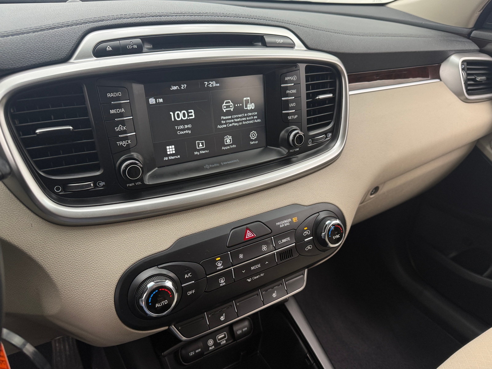 Thumbnail: 2018 Kia Sorento - 4