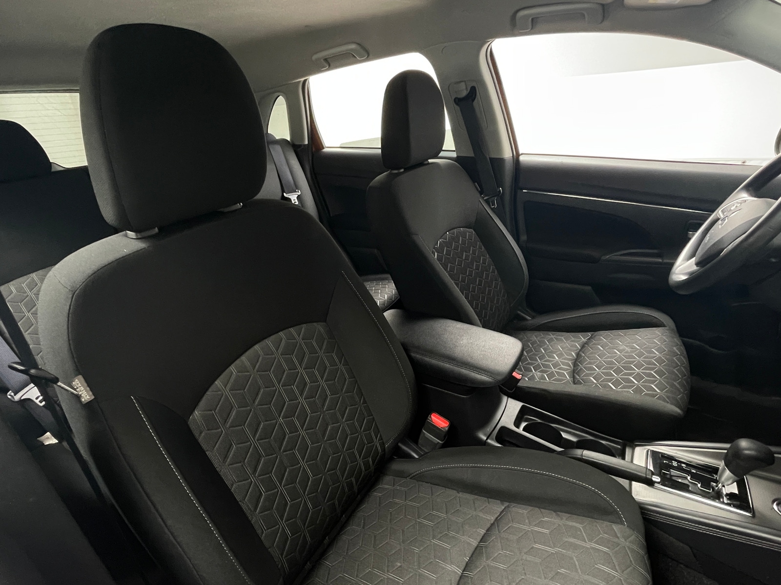 Thumbnail: 2024 Mitsubishi Outlander Sport - 2