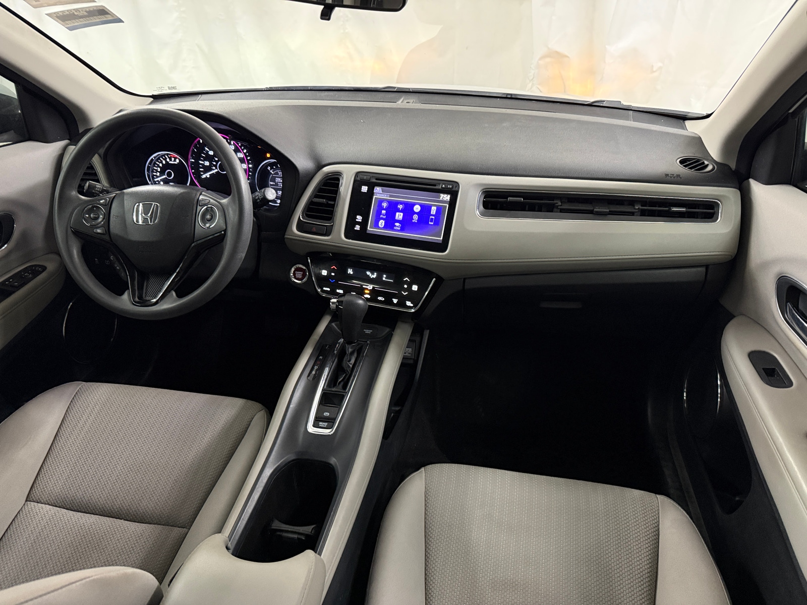 Thumbnail: 2016 Honda HR-V - 3