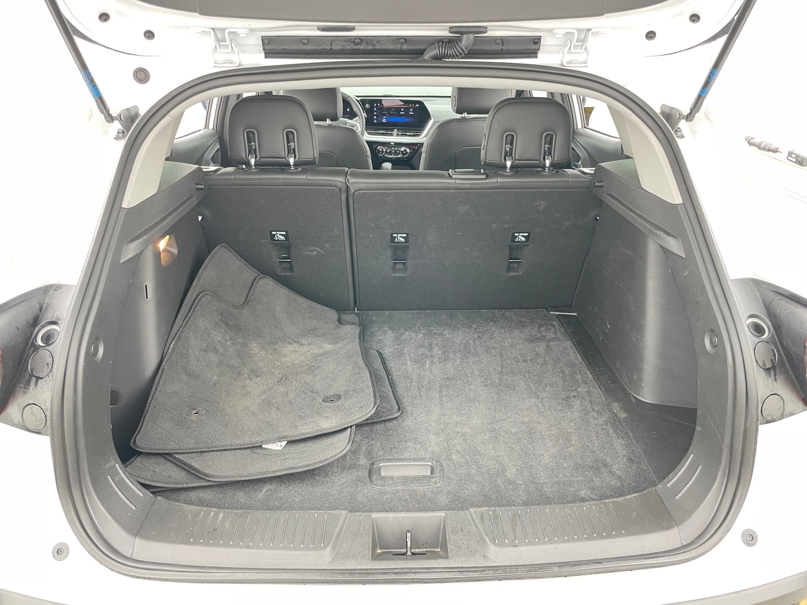 Thumbnail: 2025 Chevrolet Trax - 7