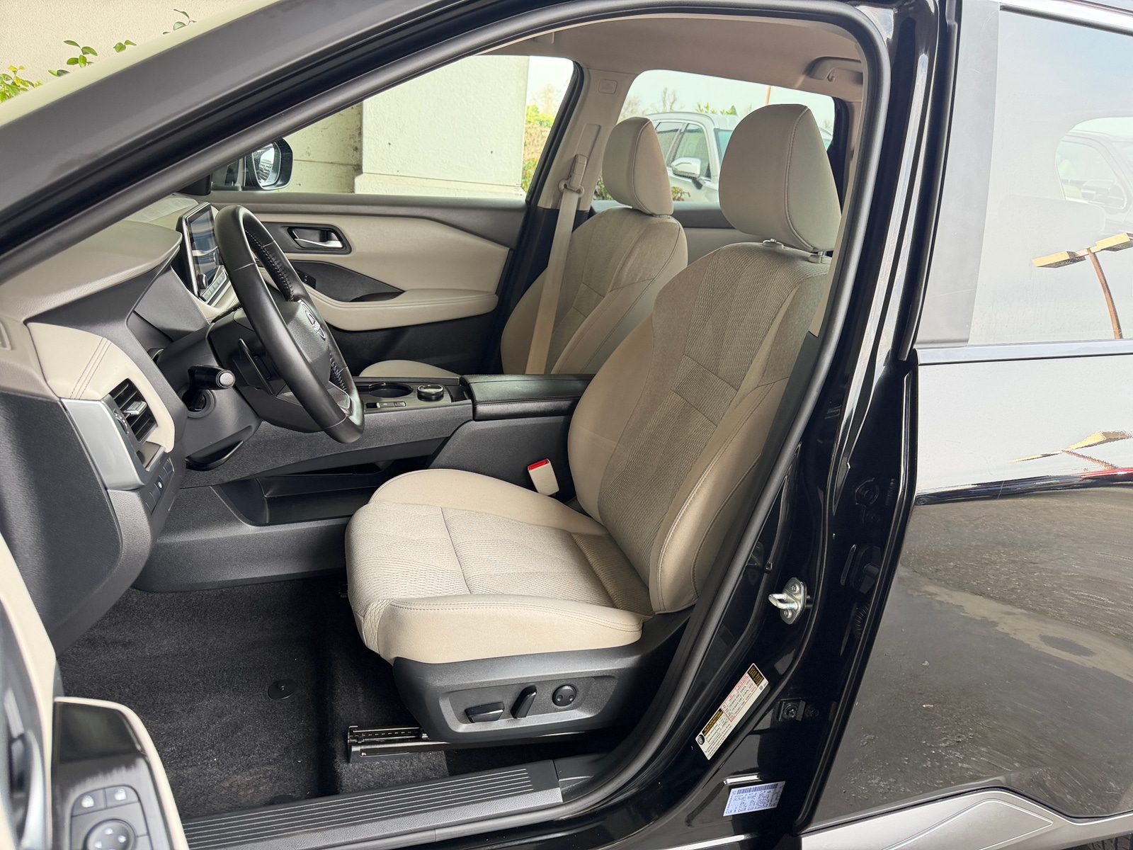 Thumbnail: 2025 Nissan Rogue - 2