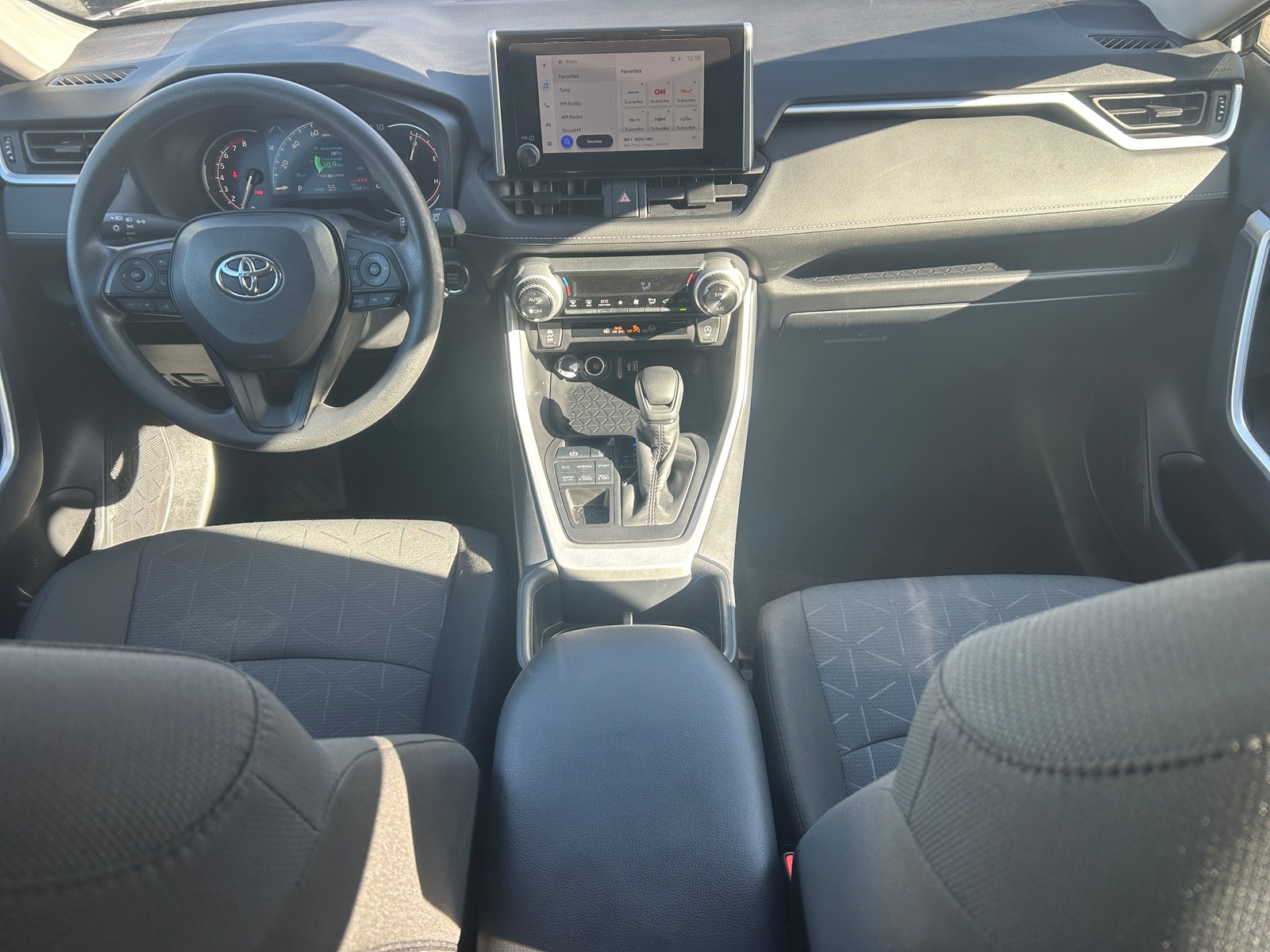 Thumbnail: 2025 Toyota RAV4 - 3