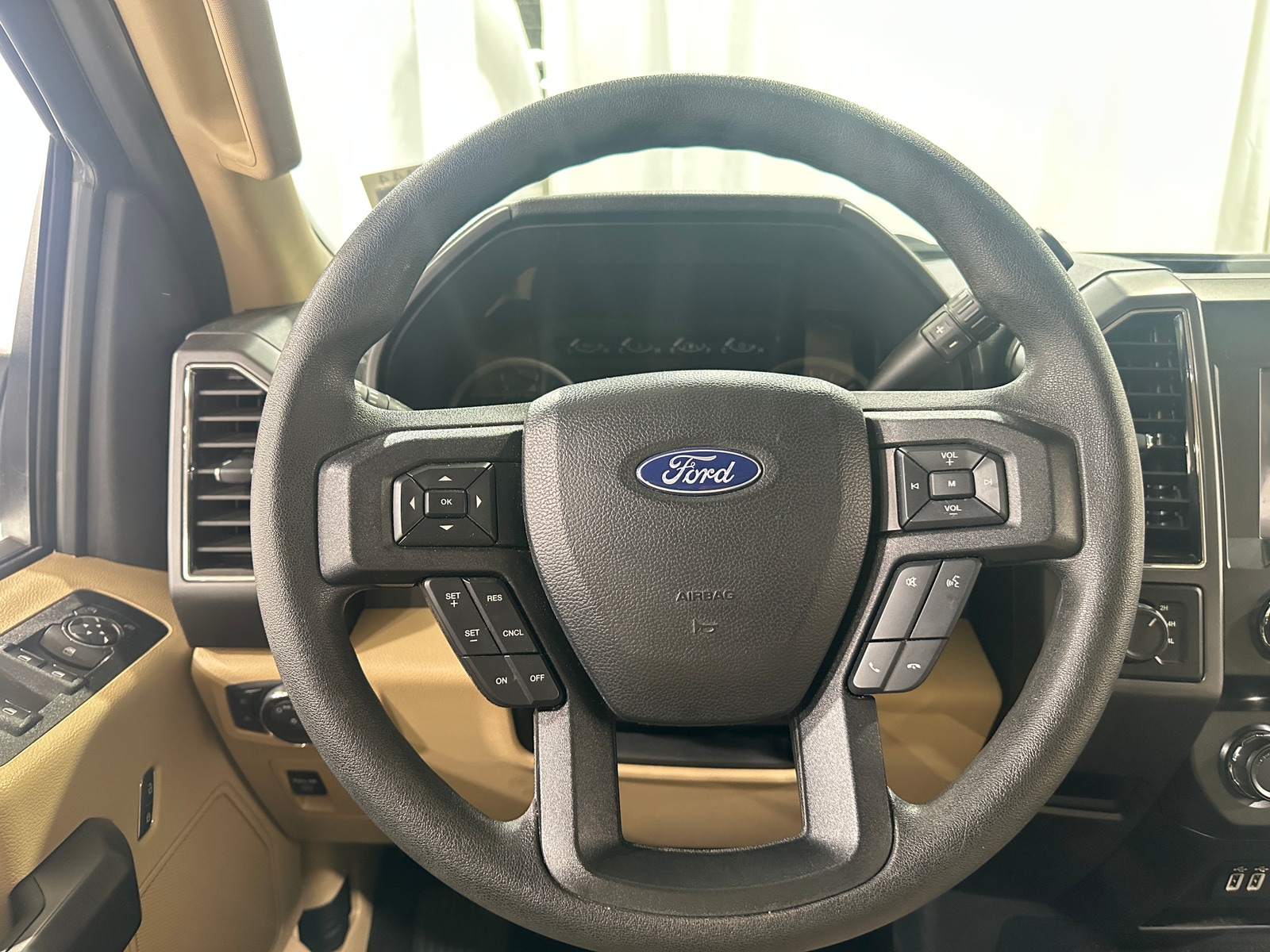 Thumbnail: 2019 Ford Econoline - 5