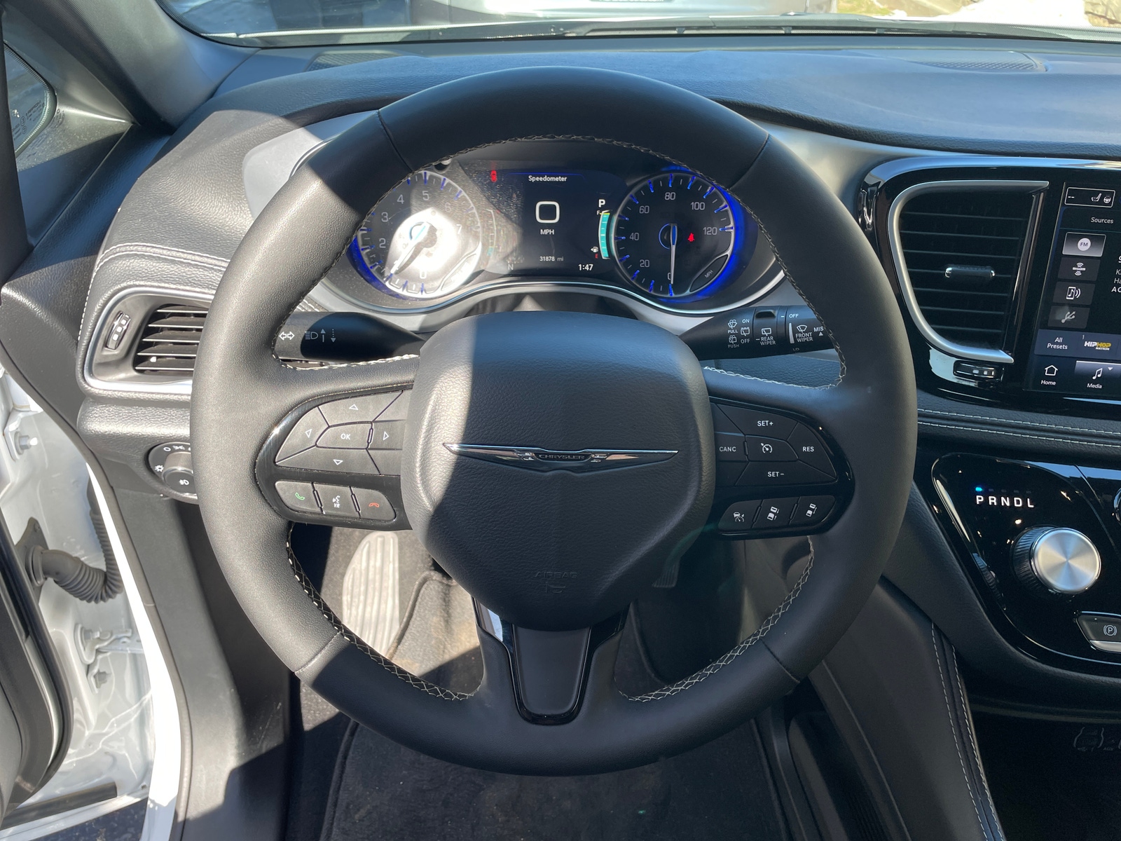 Thumbnail: 2025 Chrysler Pacifica - 4