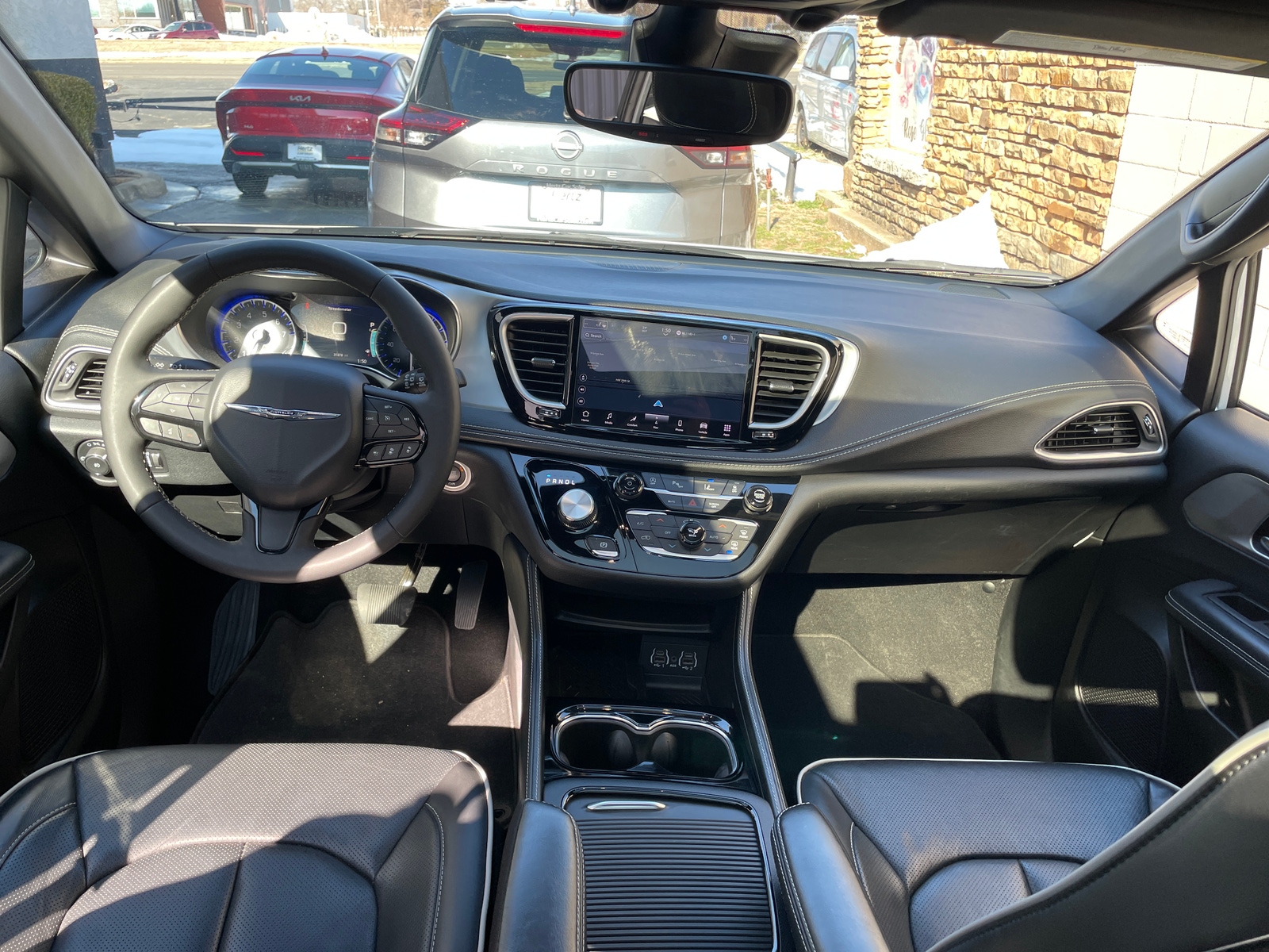 Thumbnail: 2025 Chrysler Pacifica - 2