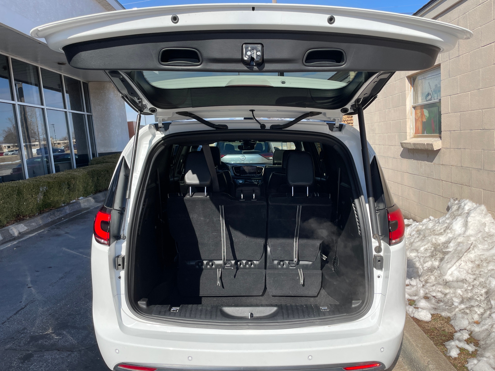 Thumbnail: 2025 Chrysler Pacifica - 5