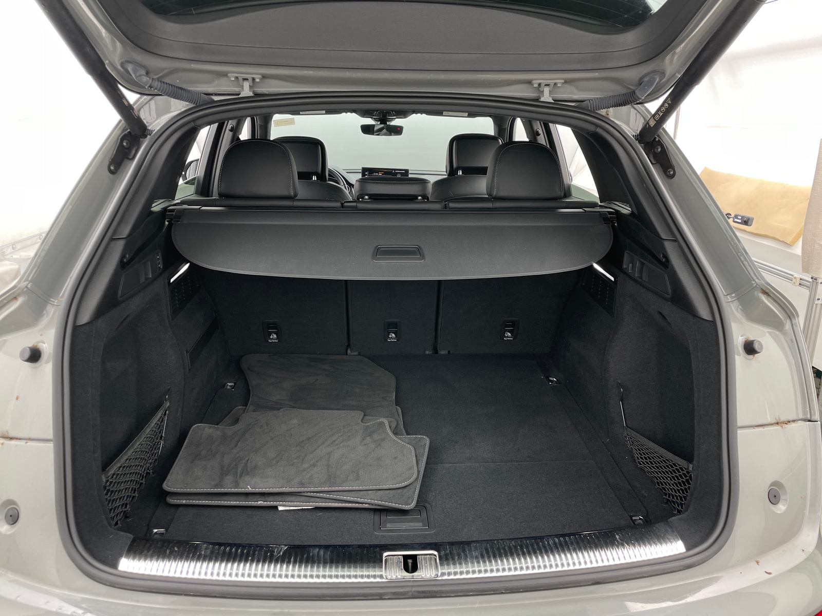 Thumbnail: 2022 Audi SQ5 - 6