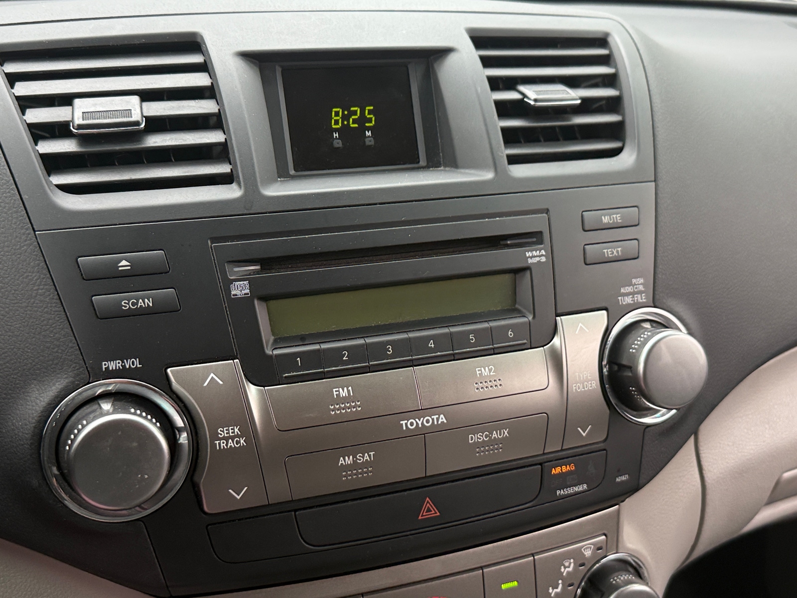 Thumbnail: 2012 Toyota Highlander - 4