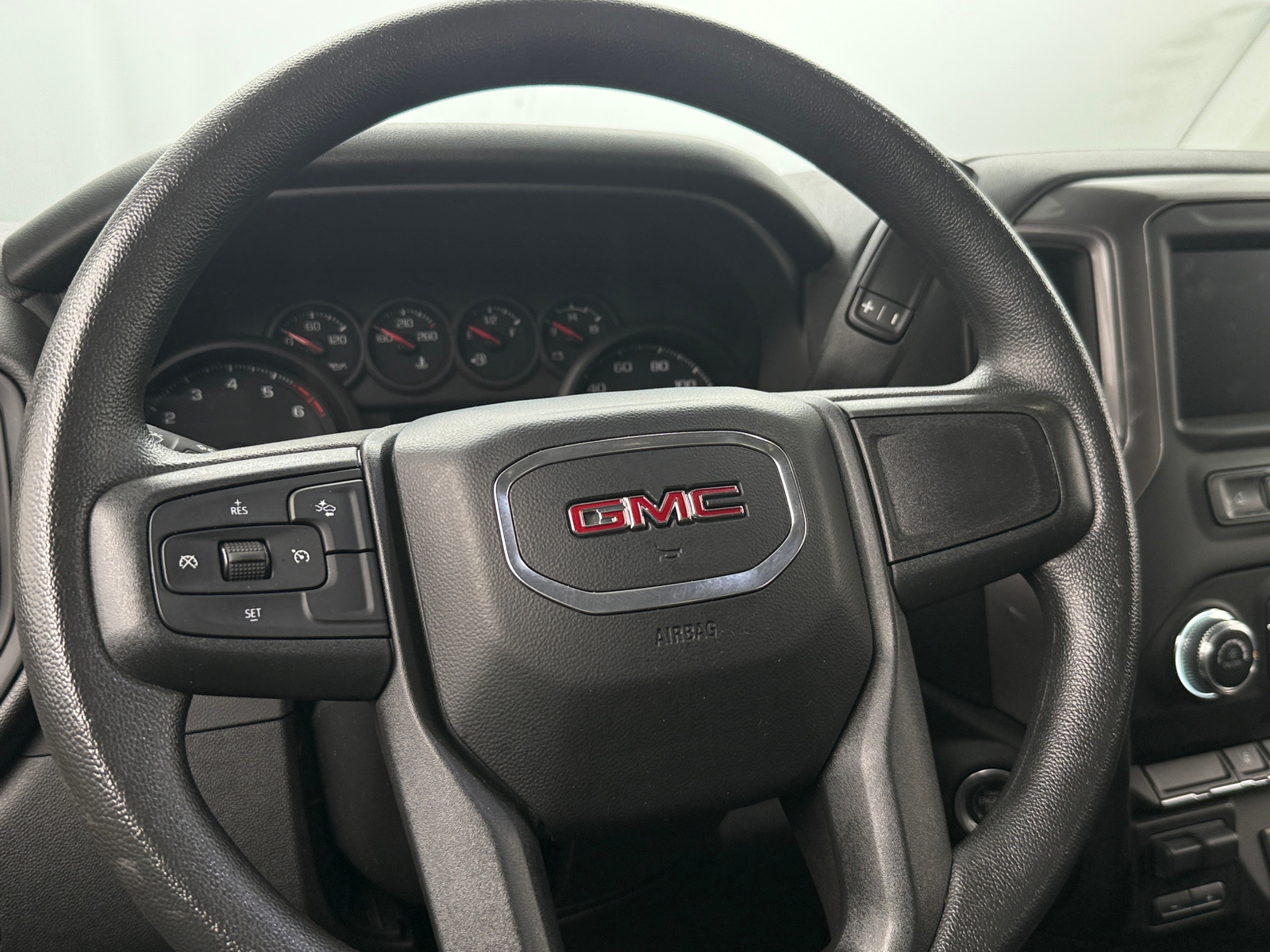 Thumbnail: 2024 GMC Sierra 2500 - 4