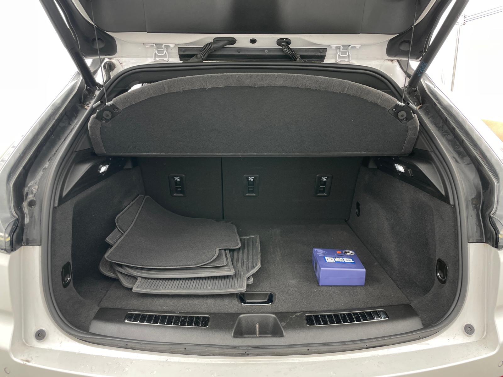 Thumbnail: 2021 Cadillac XT4 - 6