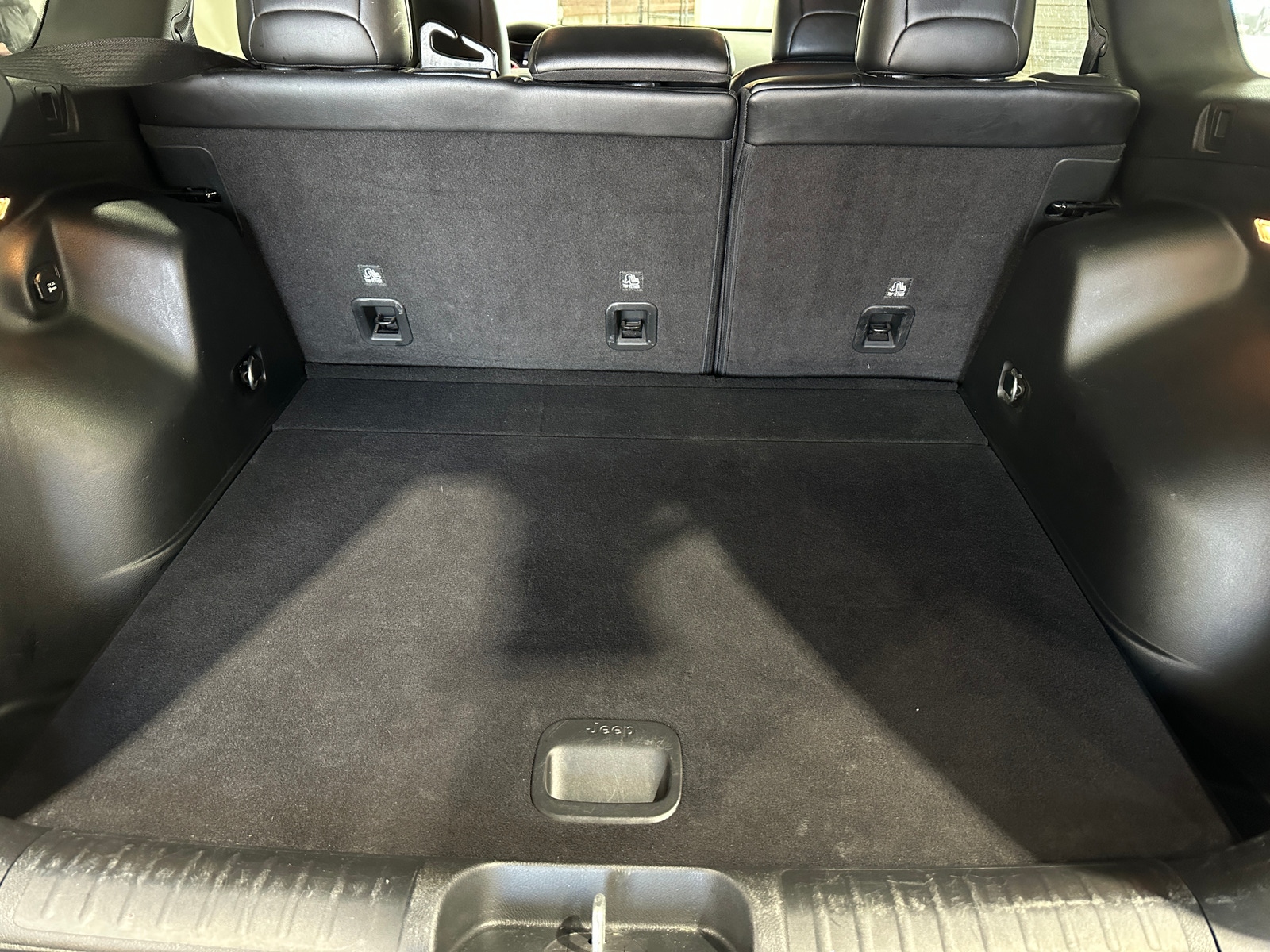 Thumbnail: 2022 Jeep Cherokee - 6