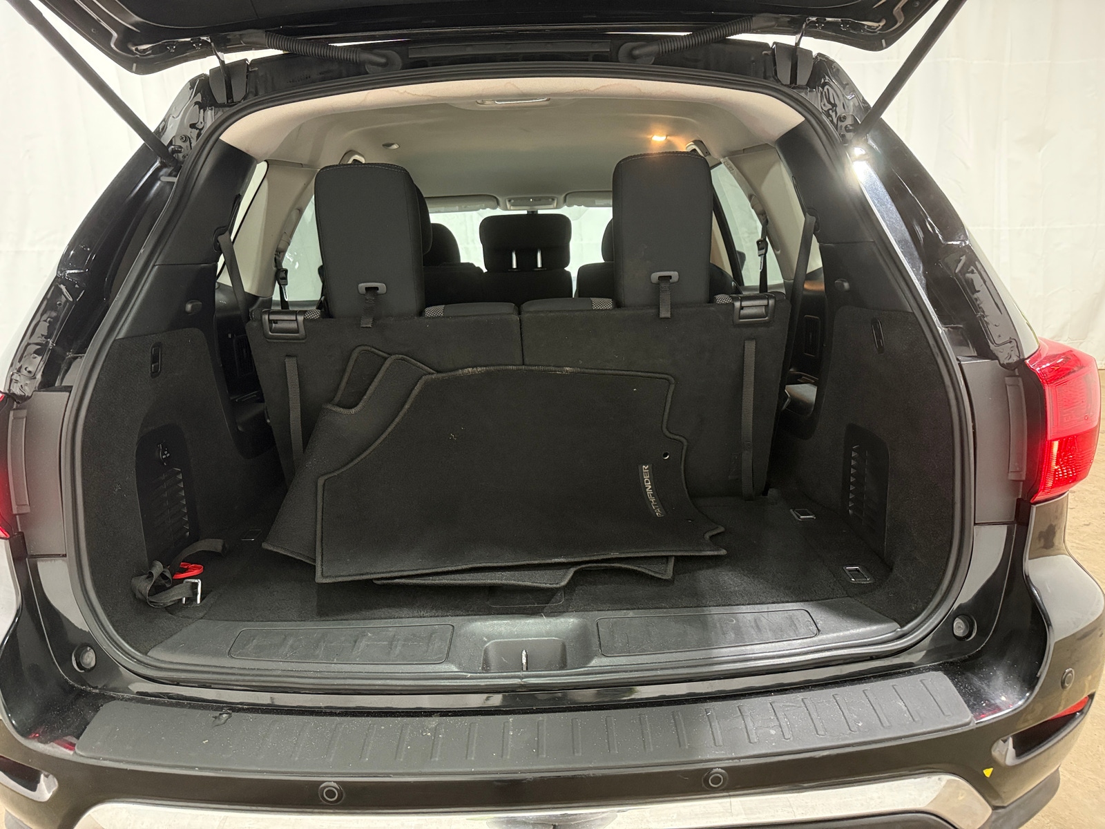 Thumbnail: 2020 Nissan Pathfinder - 7