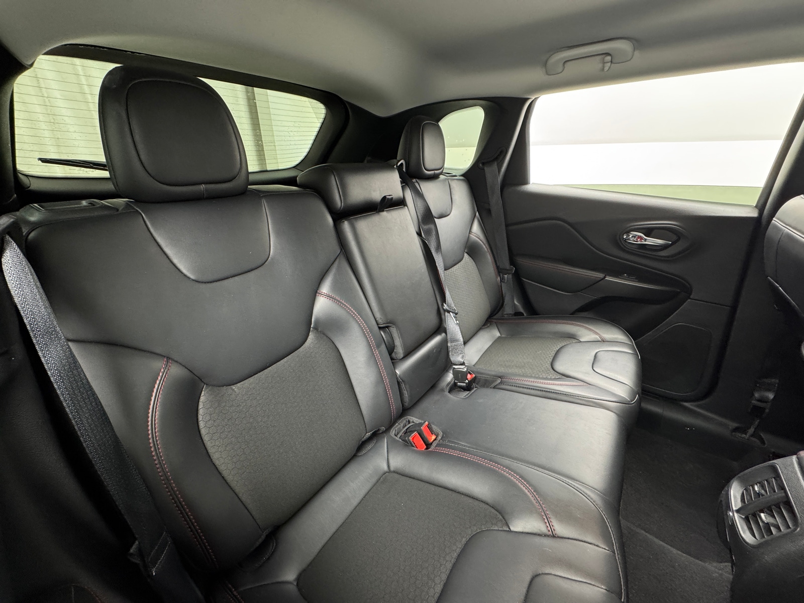 Thumbnail: 2020 Jeep Cherokee - 6