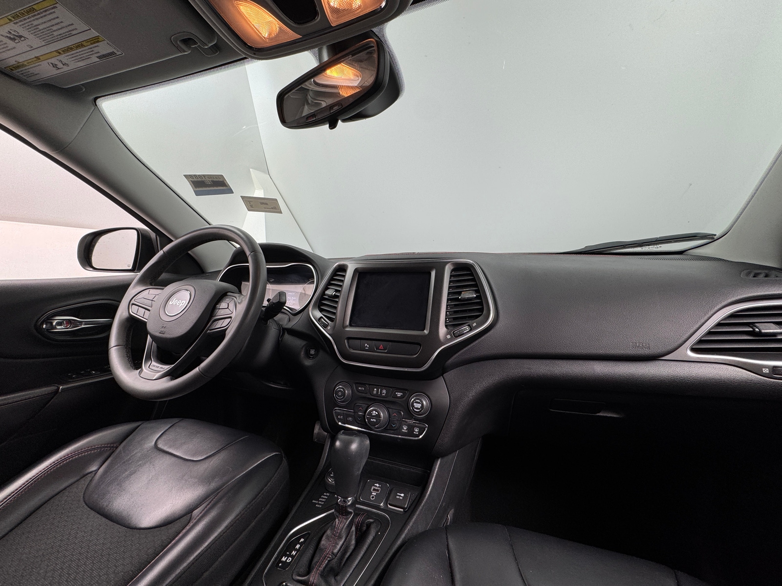 Thumbnail: 2020 Jeep Cherokee - 3