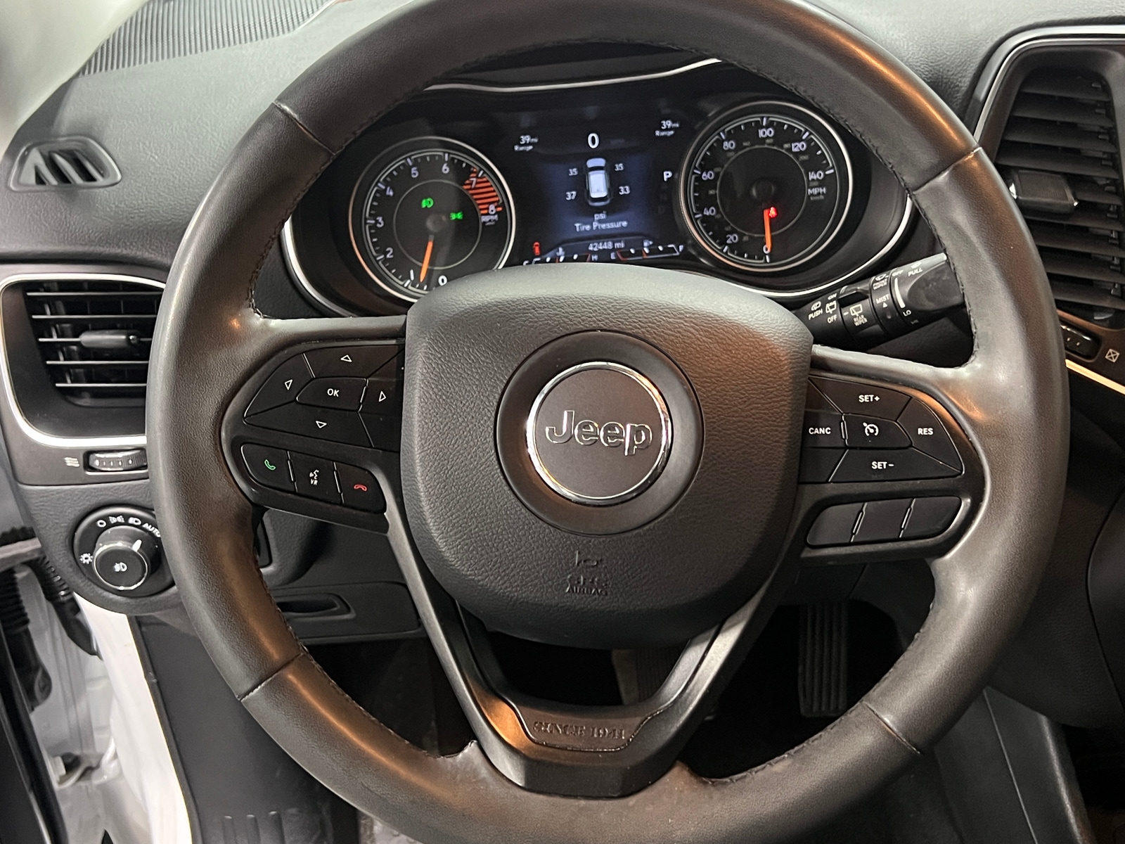 Thumbnail: 2020 Jeep Cherokee - 5