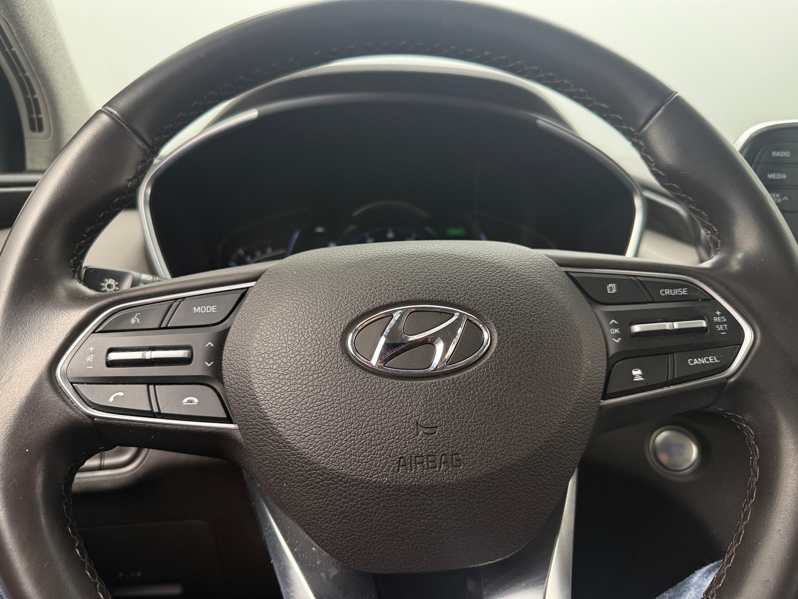 Thumbnail: 2020 Hyundai Santa Fe - 4