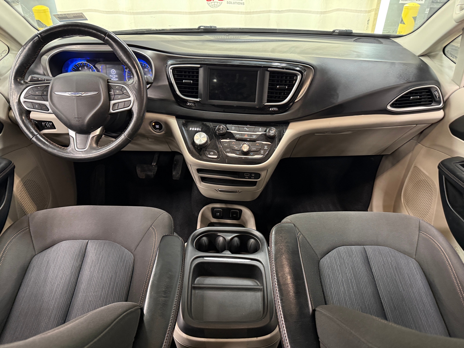 Thumbnail: 2020 Chrysler Pacifica - 3