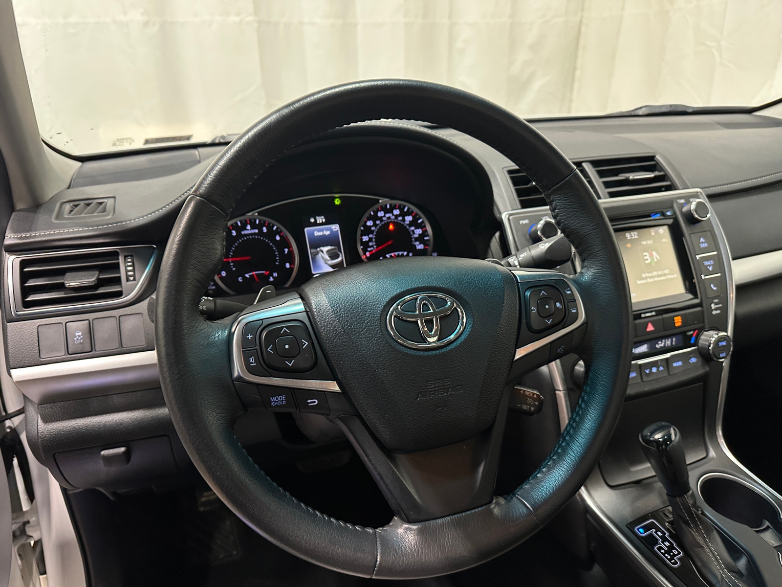 Thumbnail: 2017 Toyota Camry - 4