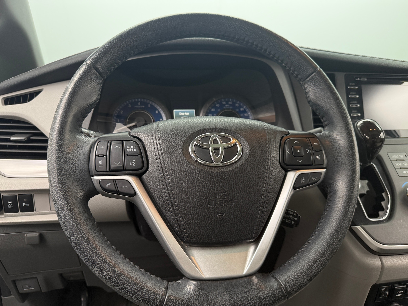 Thumbnail: 2020 Toyota Sienna - 4