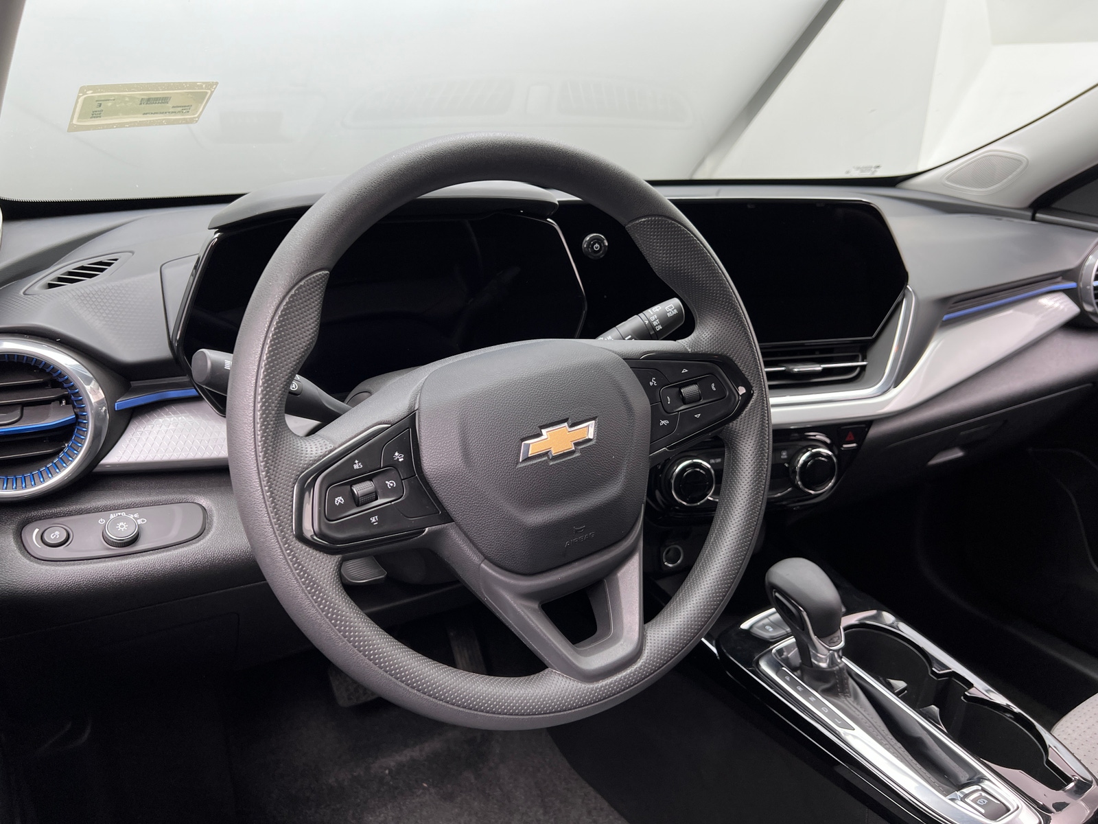 Thumbnail: 2025 Chevrolet Trax - 5