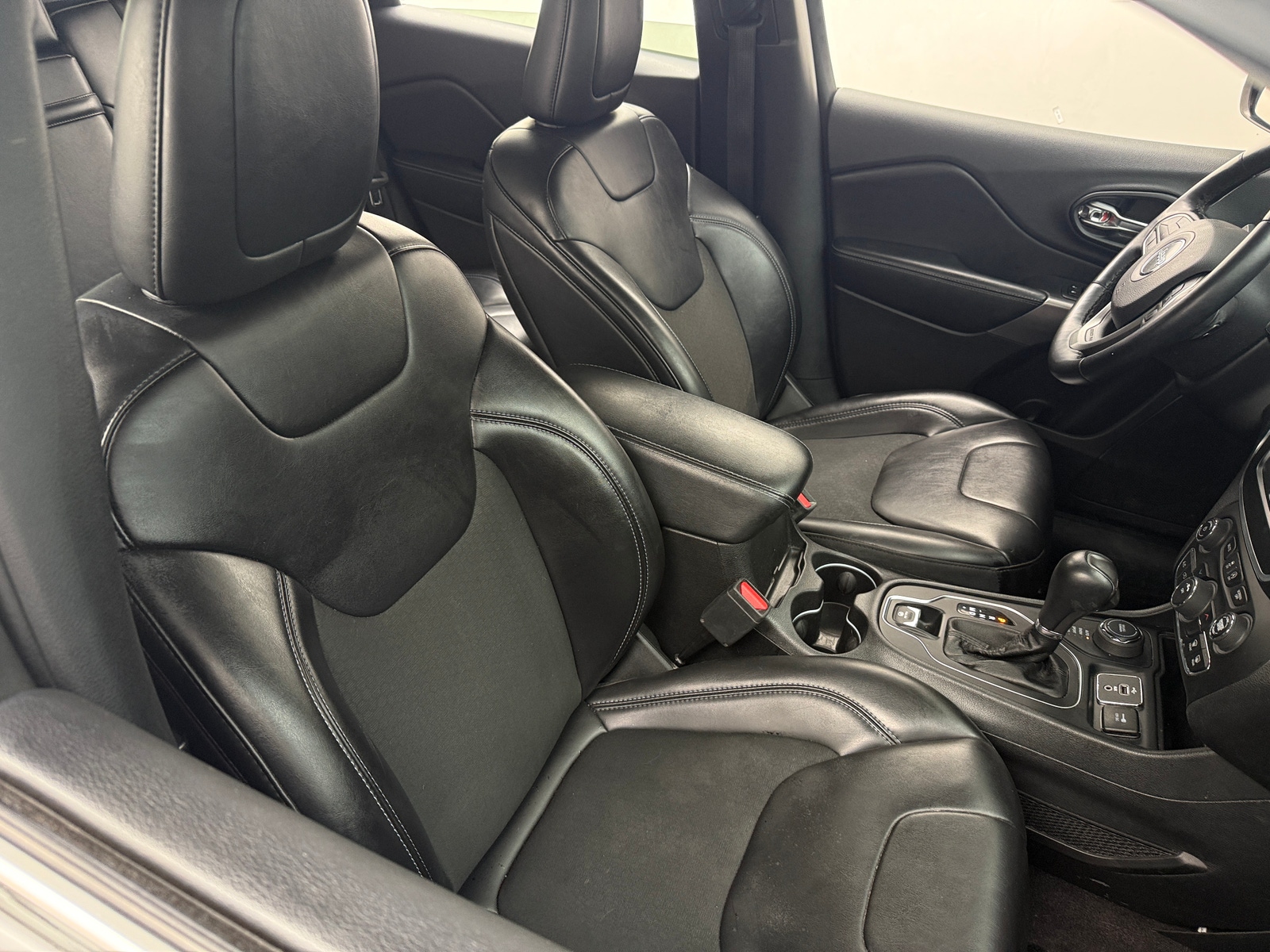 Thumbnail: 2019 Jeep Cherokee - 2