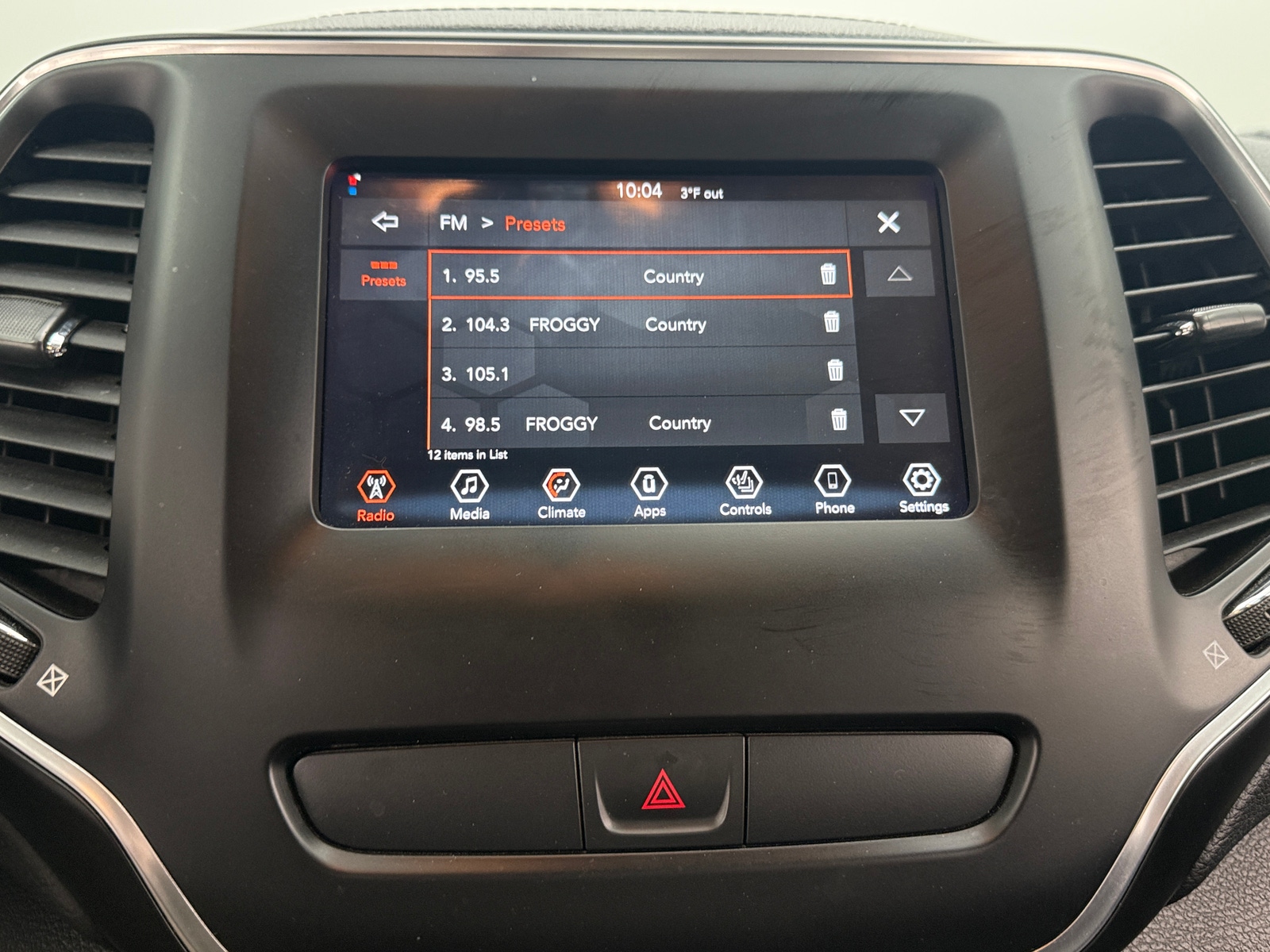 Thumbnail: 2019 Jeep Cherokee - 4