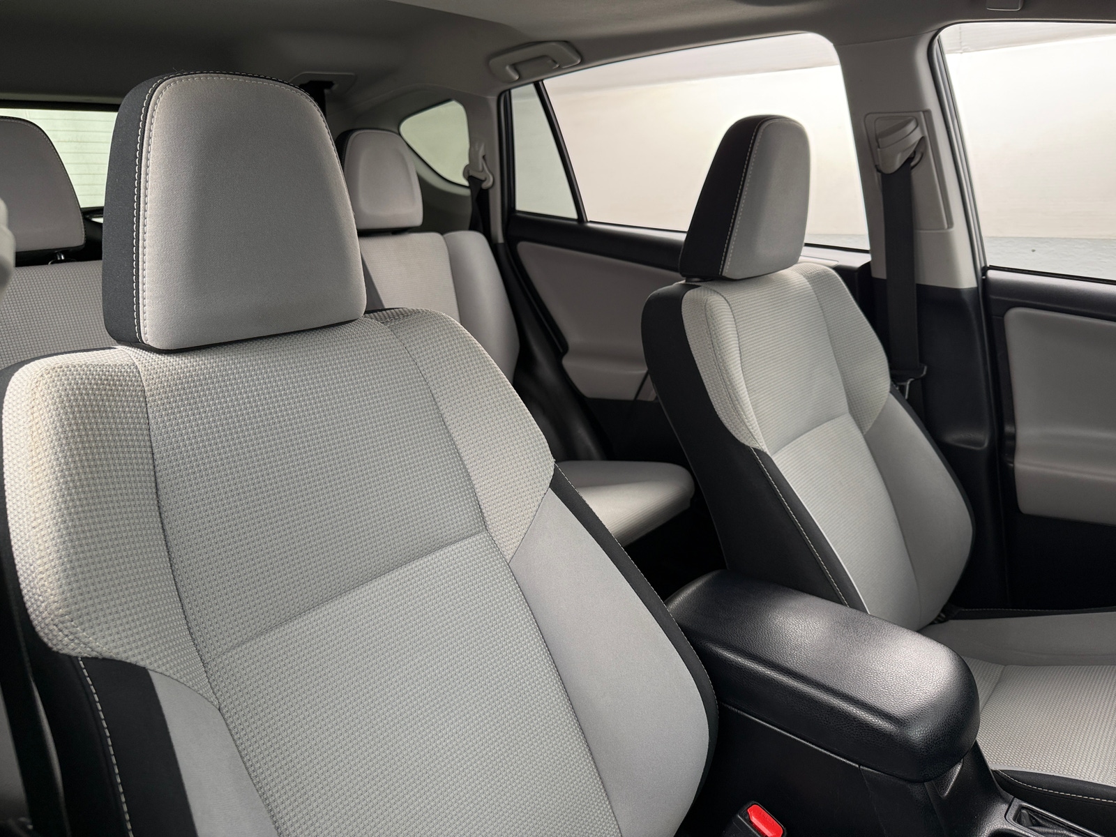 Thumbnail: 2018 Toyota RAV4 - 2