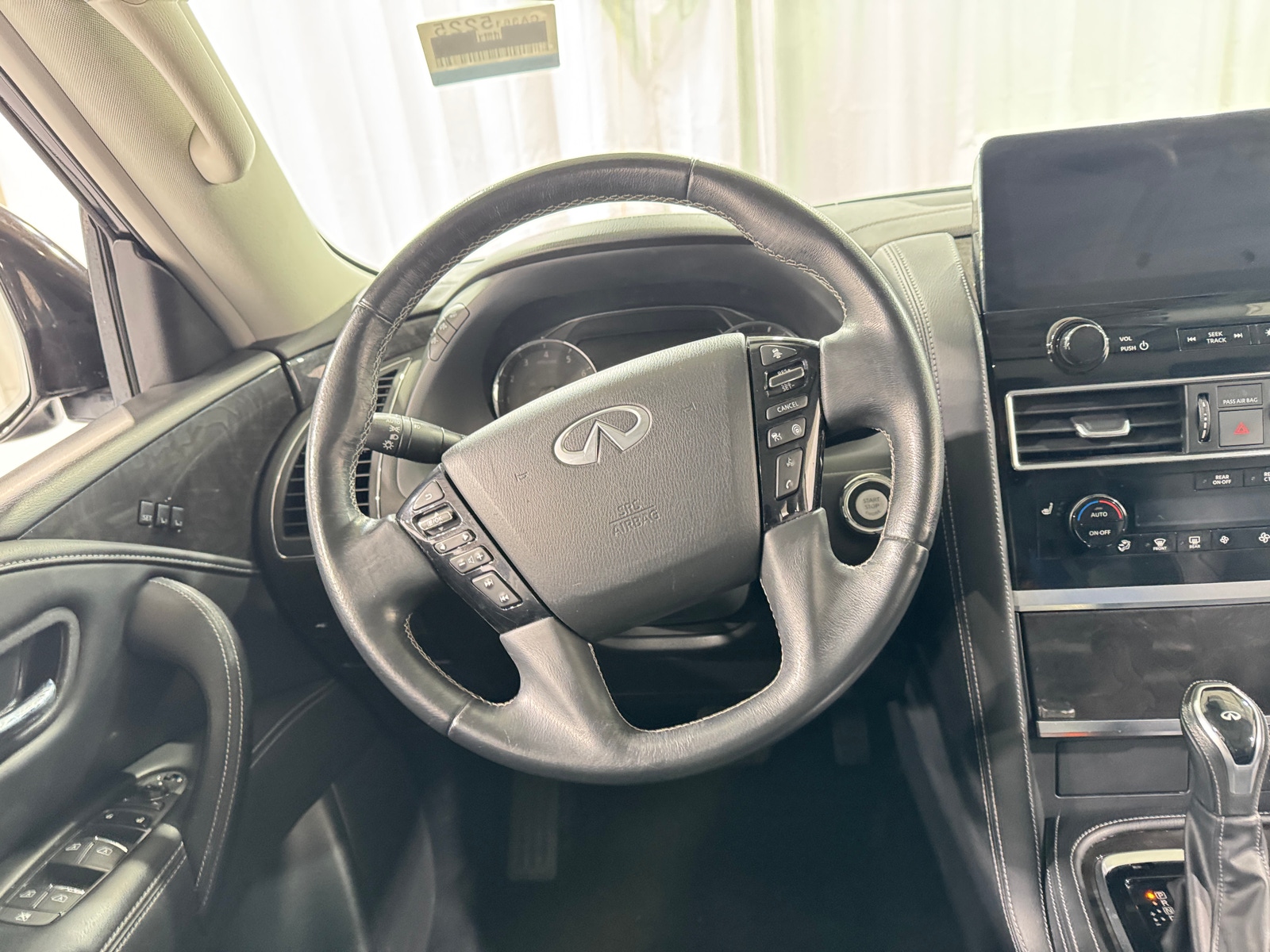 Thumbnail: 2023 INFINITI QX80 - 4