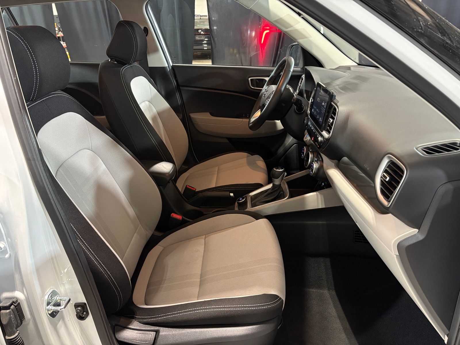 Thumbnail: 2025 Hyundai Venue - 2