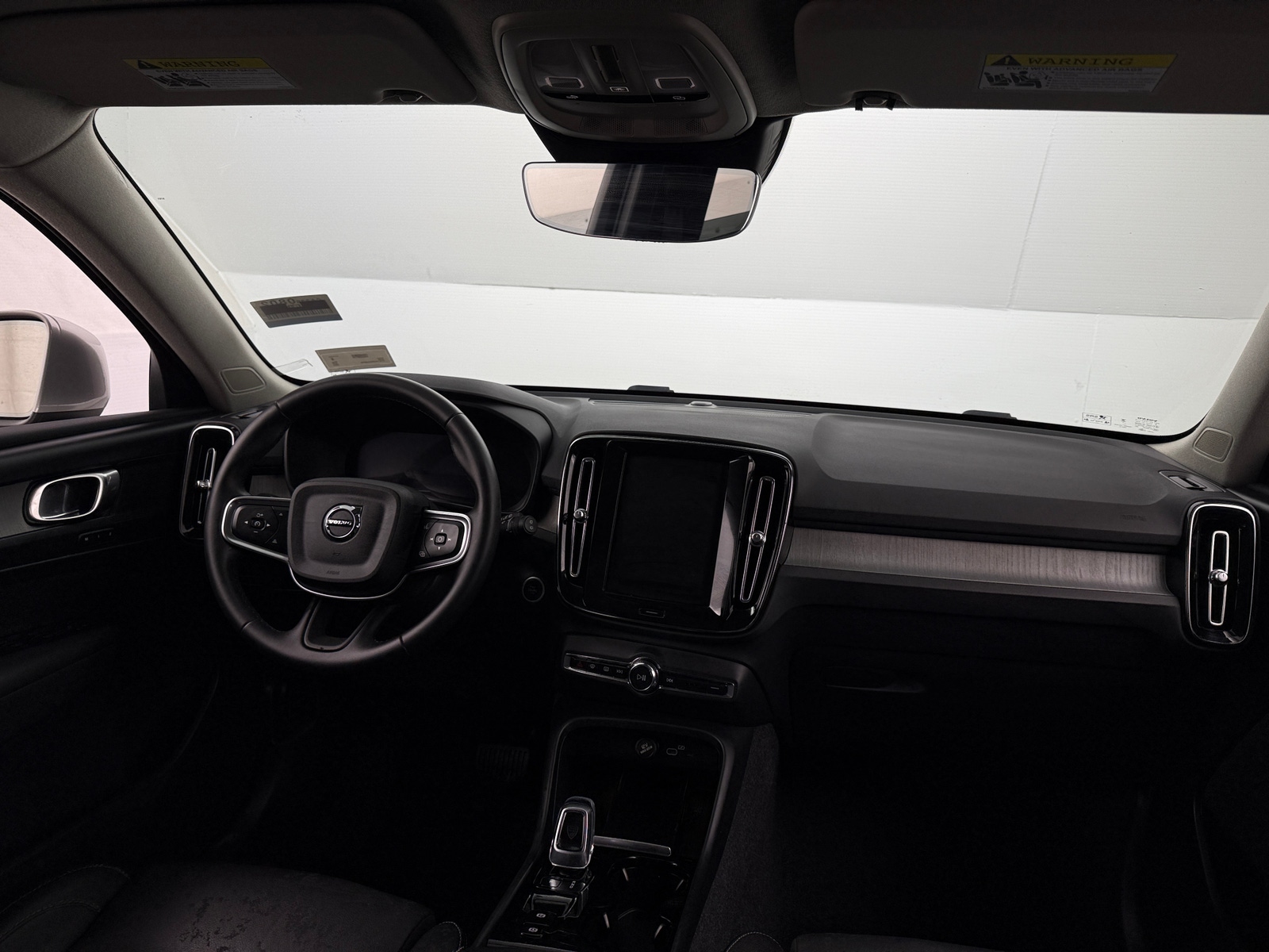 Thumbnail: 2025 Volvo XC40 - 2