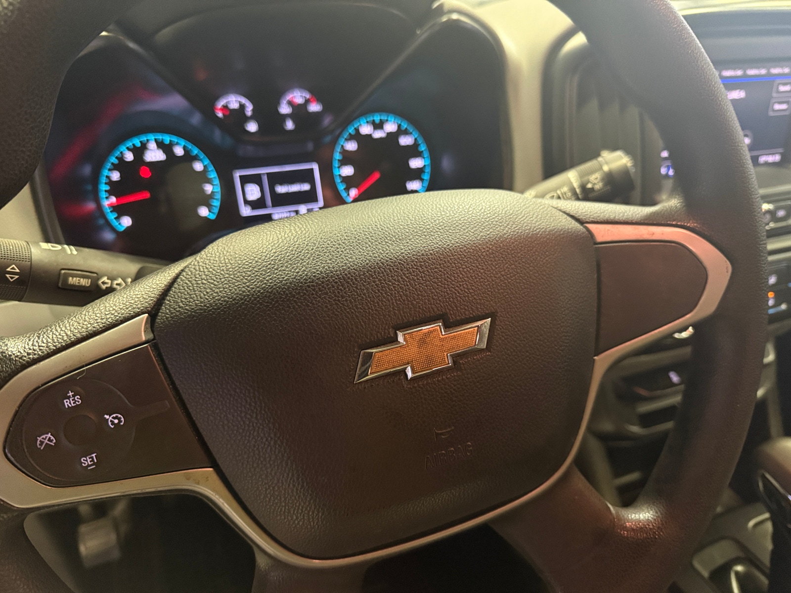 Thumbnail: 2022 Chevrolet Colorado - 5