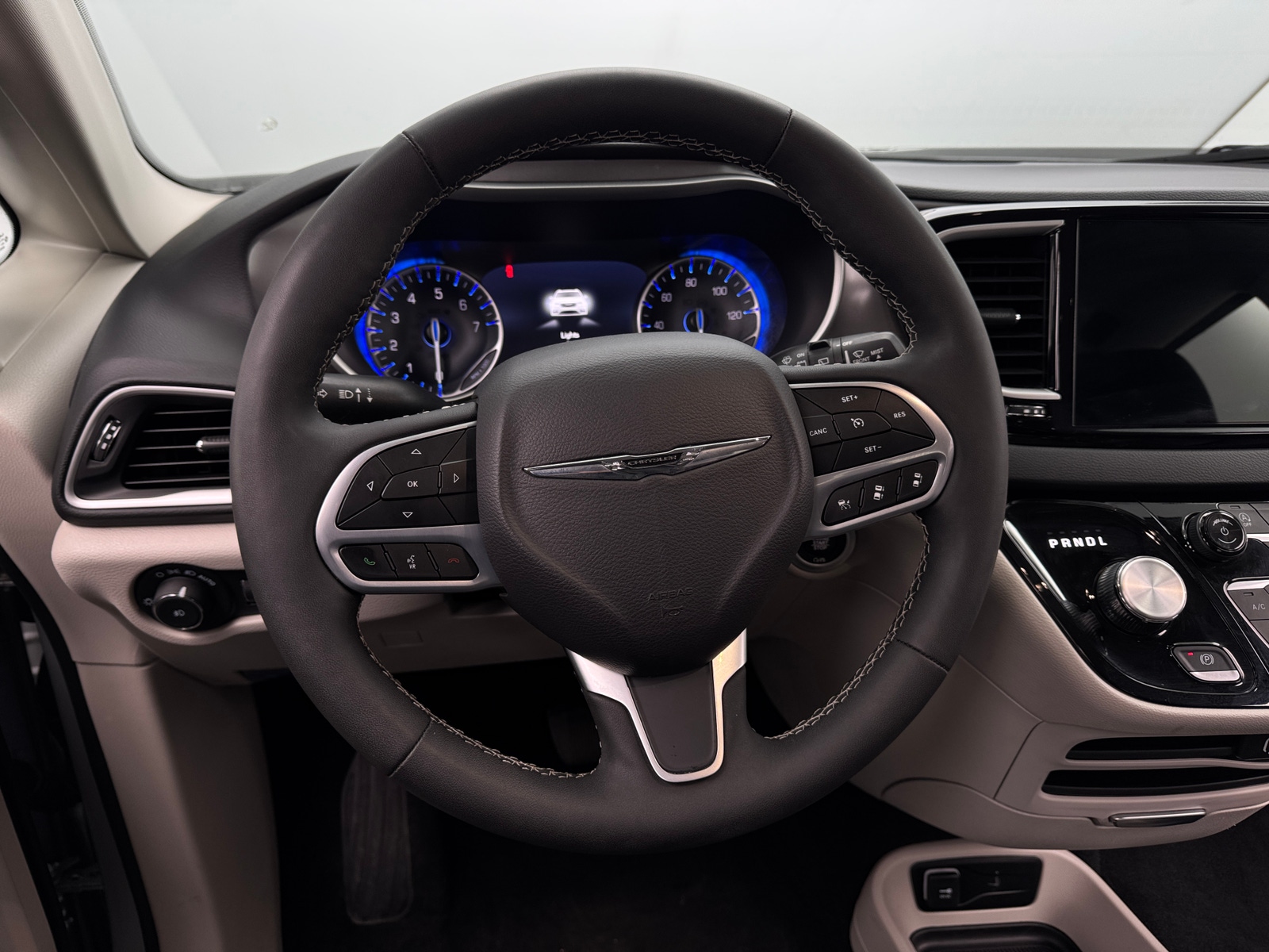 Thumbnail: 2024 Chrysler Pacifica - 4