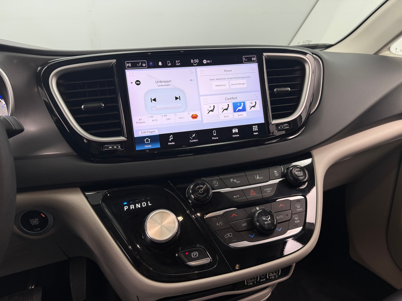 Thumbnail: 2024 Chrysler Pacifica - 3