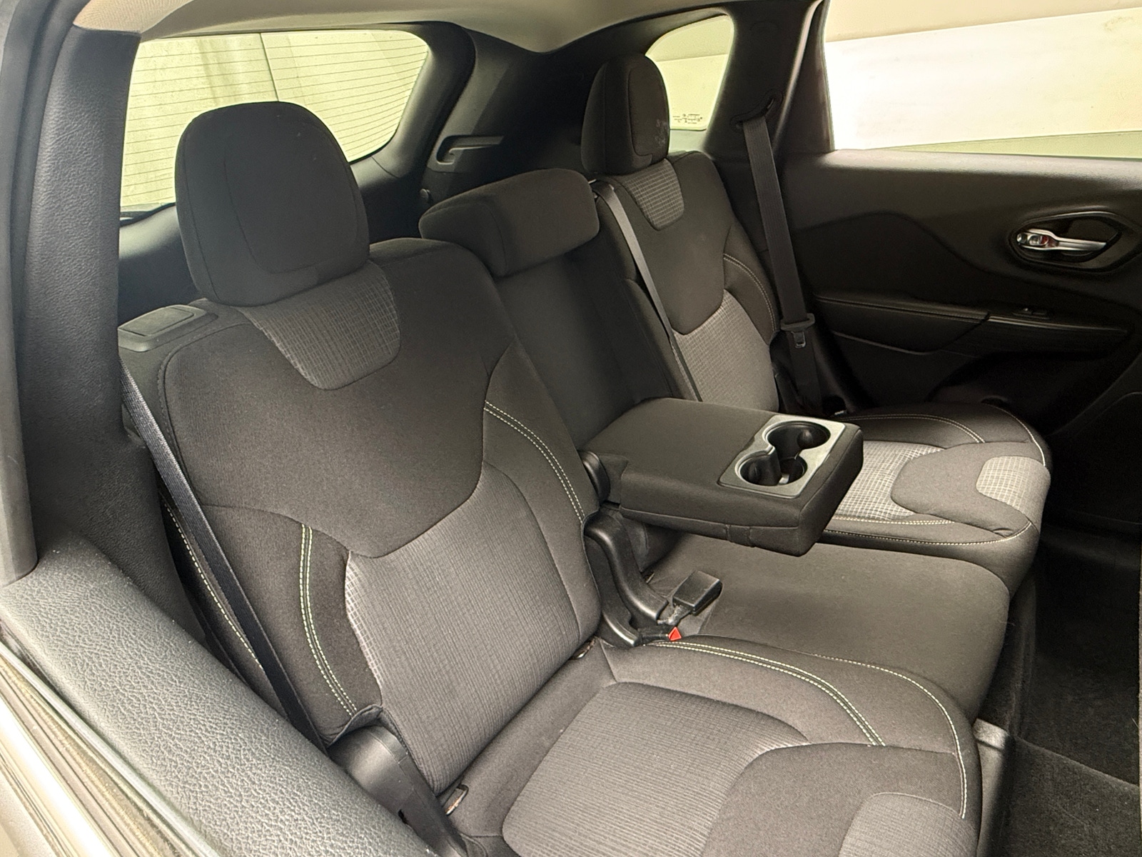 Thumbnail: 2016 Jeep Cherokee - 6