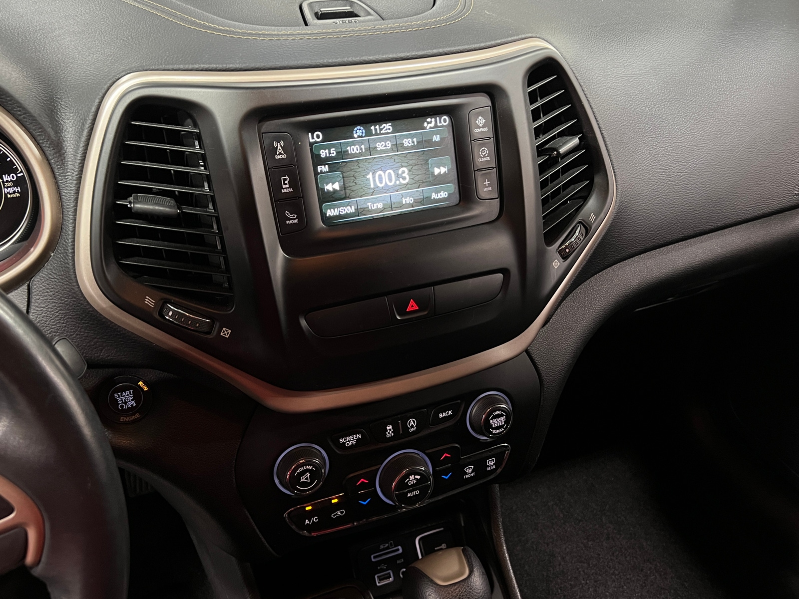 Thumbnail: 2016 Jeep Cherokee - 4