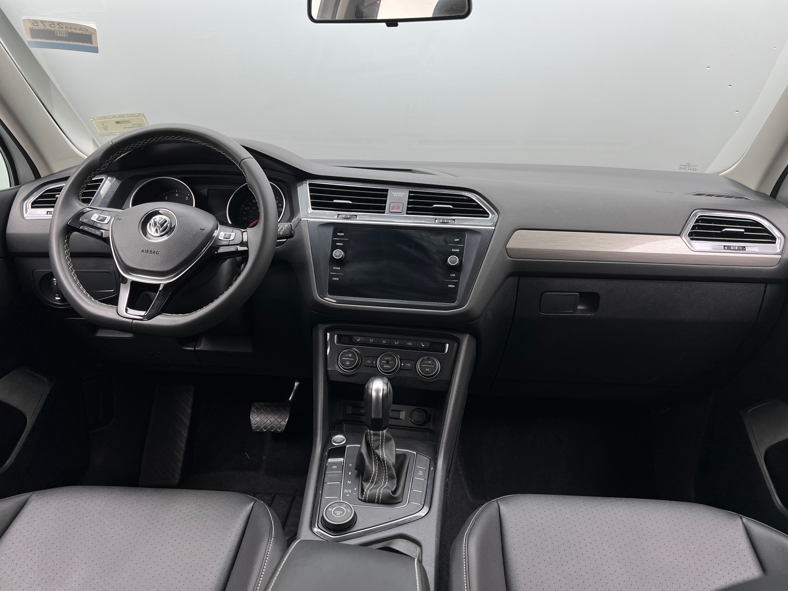 Thumbnail: 2021 Volkswagen Tiguan - 2