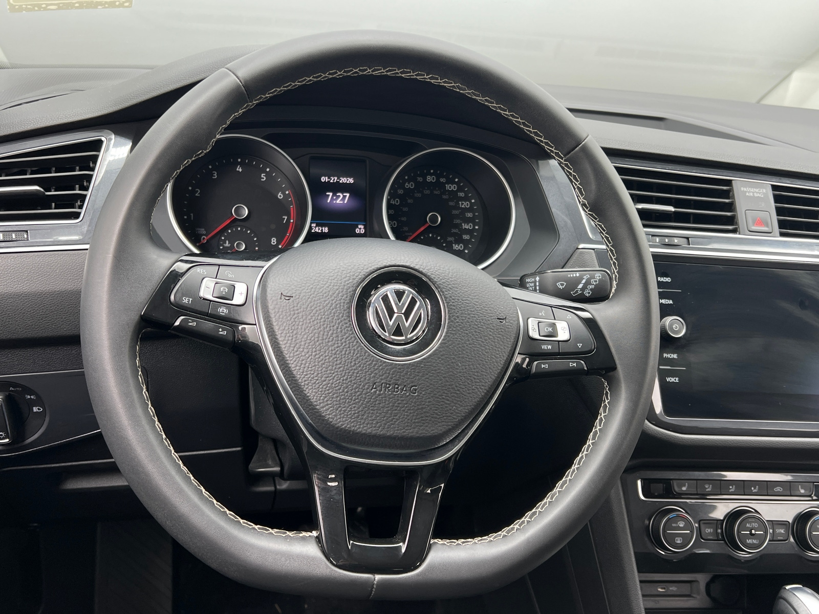 Thumbnail: 2021 Volkswagen Tiguan - 4