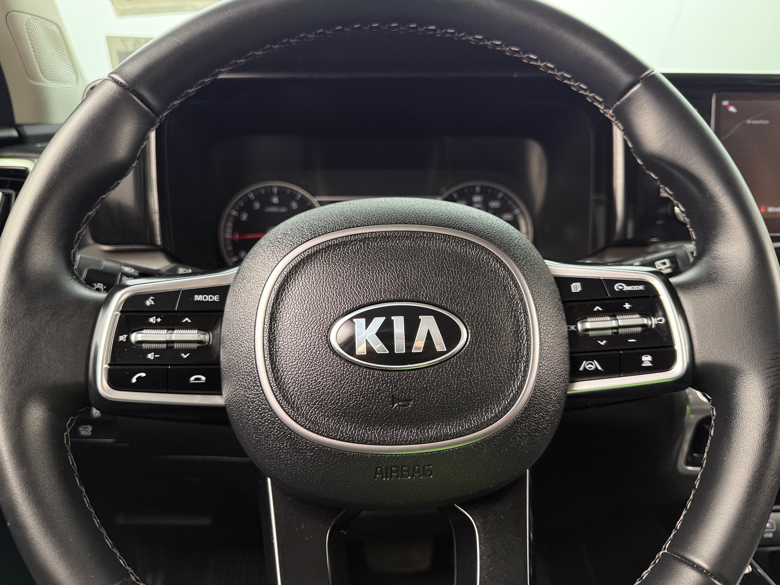 Thumbnail: 2021 Kia Sorento - 4
