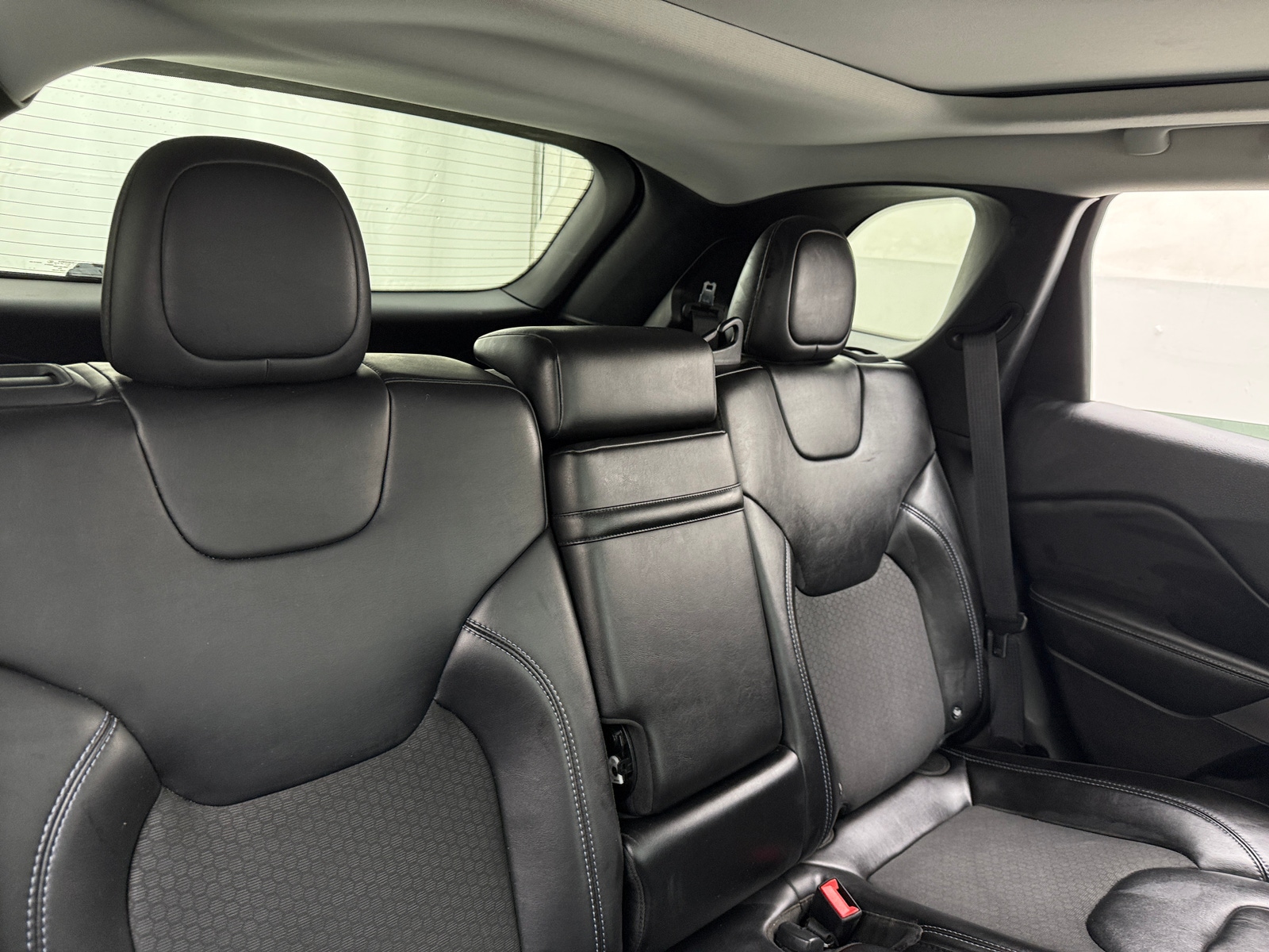 Thumbnail: 2019 Jeep Cherokee - 6