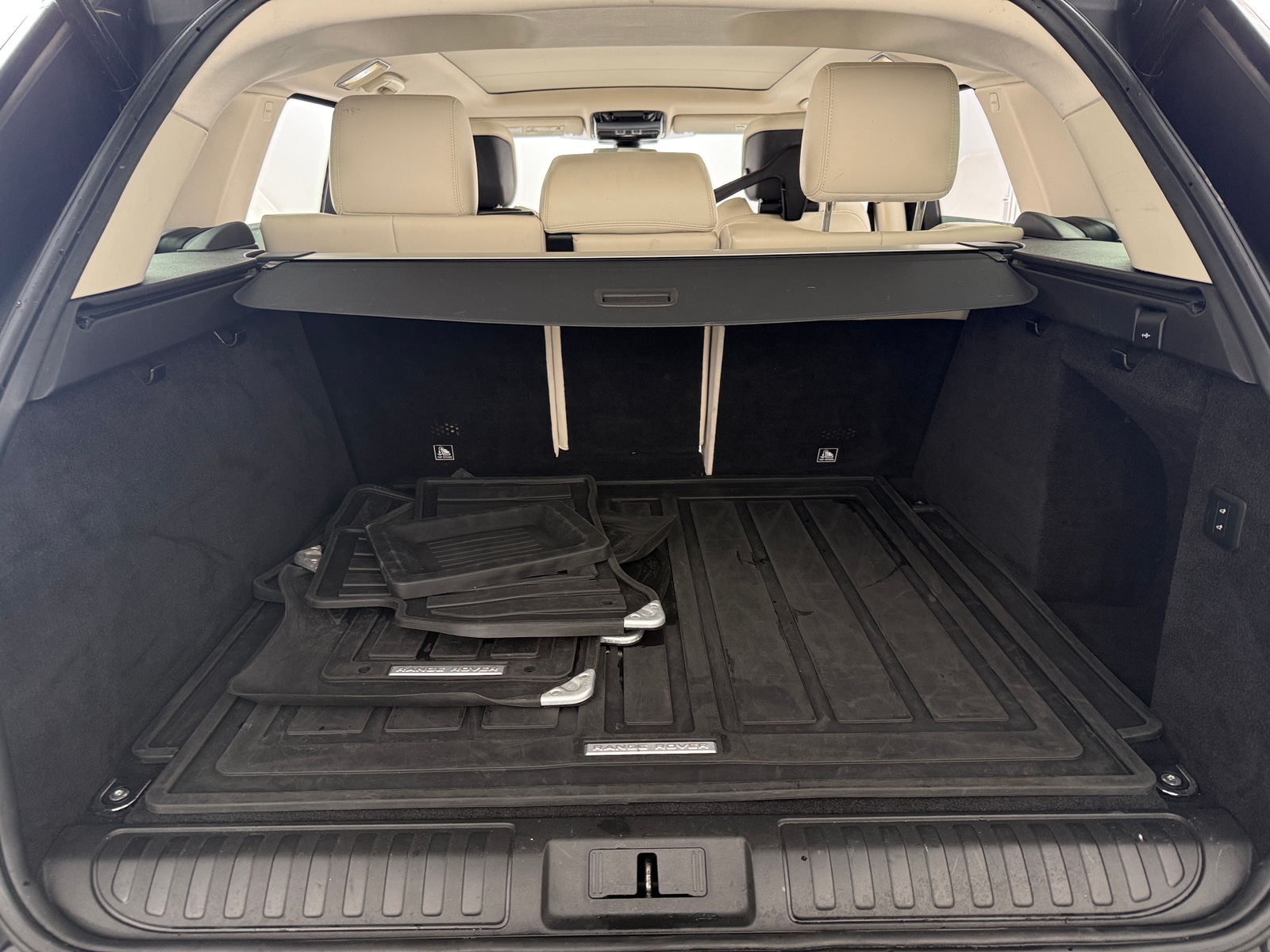 Thumbnail: 2020 Land Rover Range Rover Sport - 6