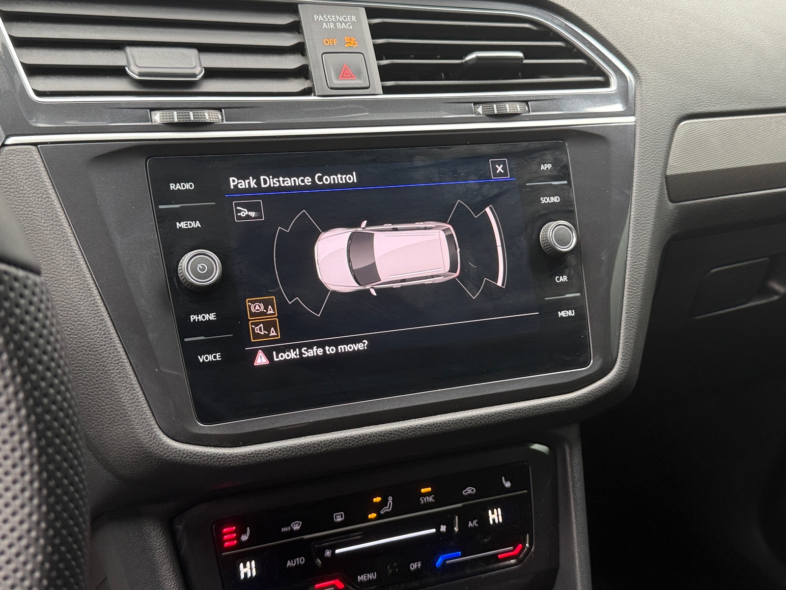 Thumbnail: 2024 Volkswagen Tiguan - 3